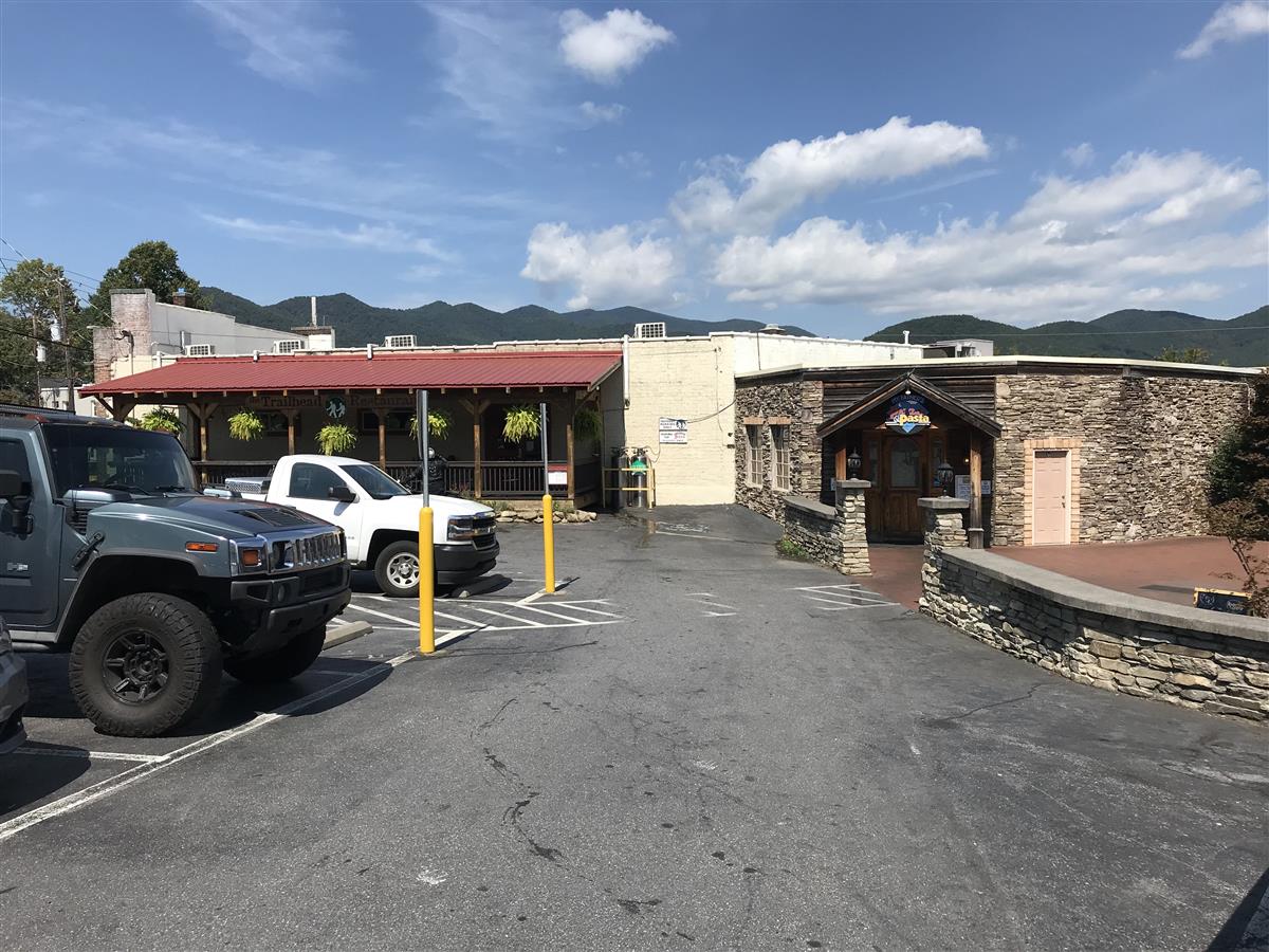 A picture of the property located at 207 W STATE ST BLACK MOUNTAIN NC.