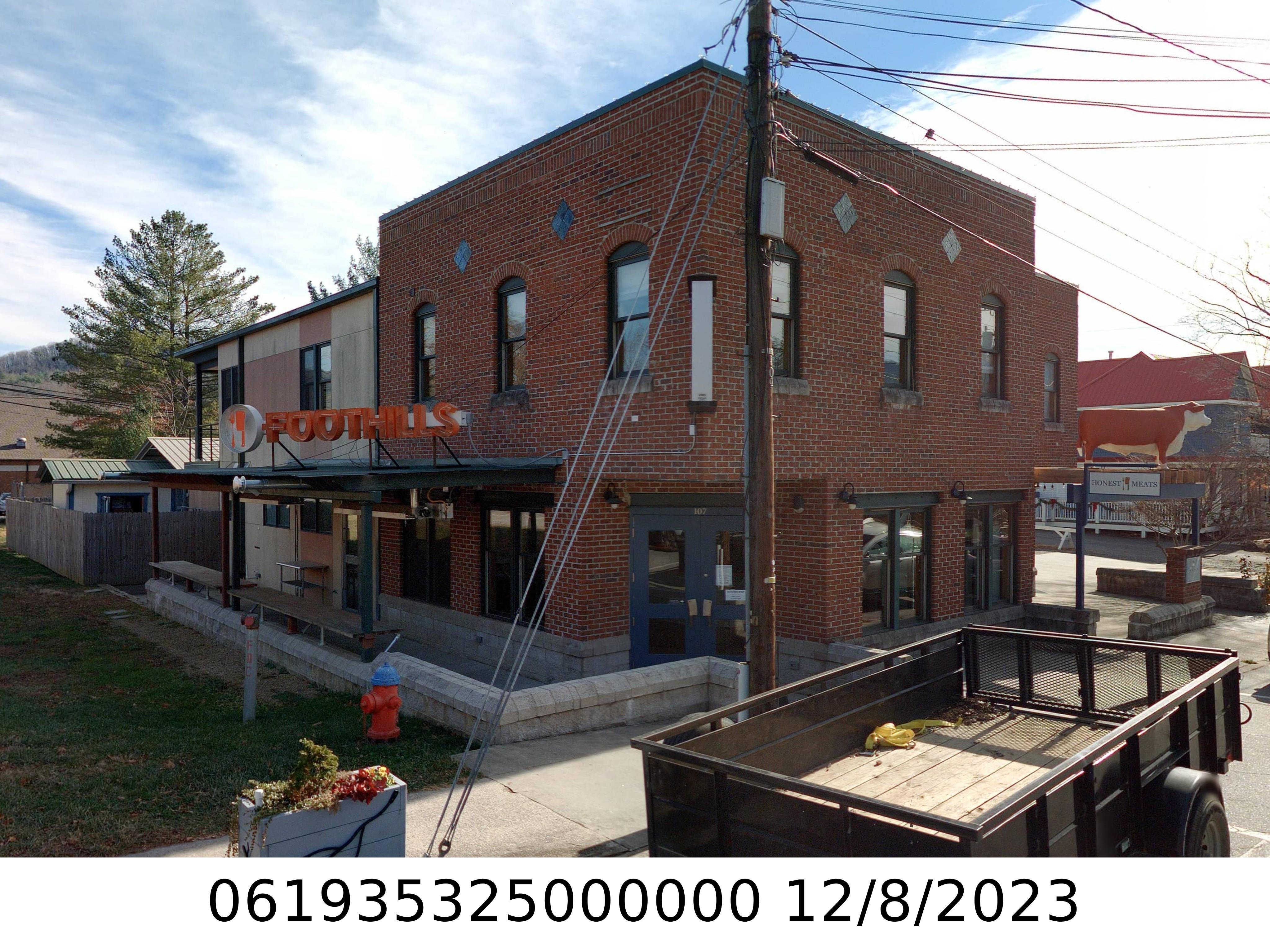 A picture of the property located at 111 BLACK MOUNTAIN AVE, BLACK MOUNTAIN NC 28711.