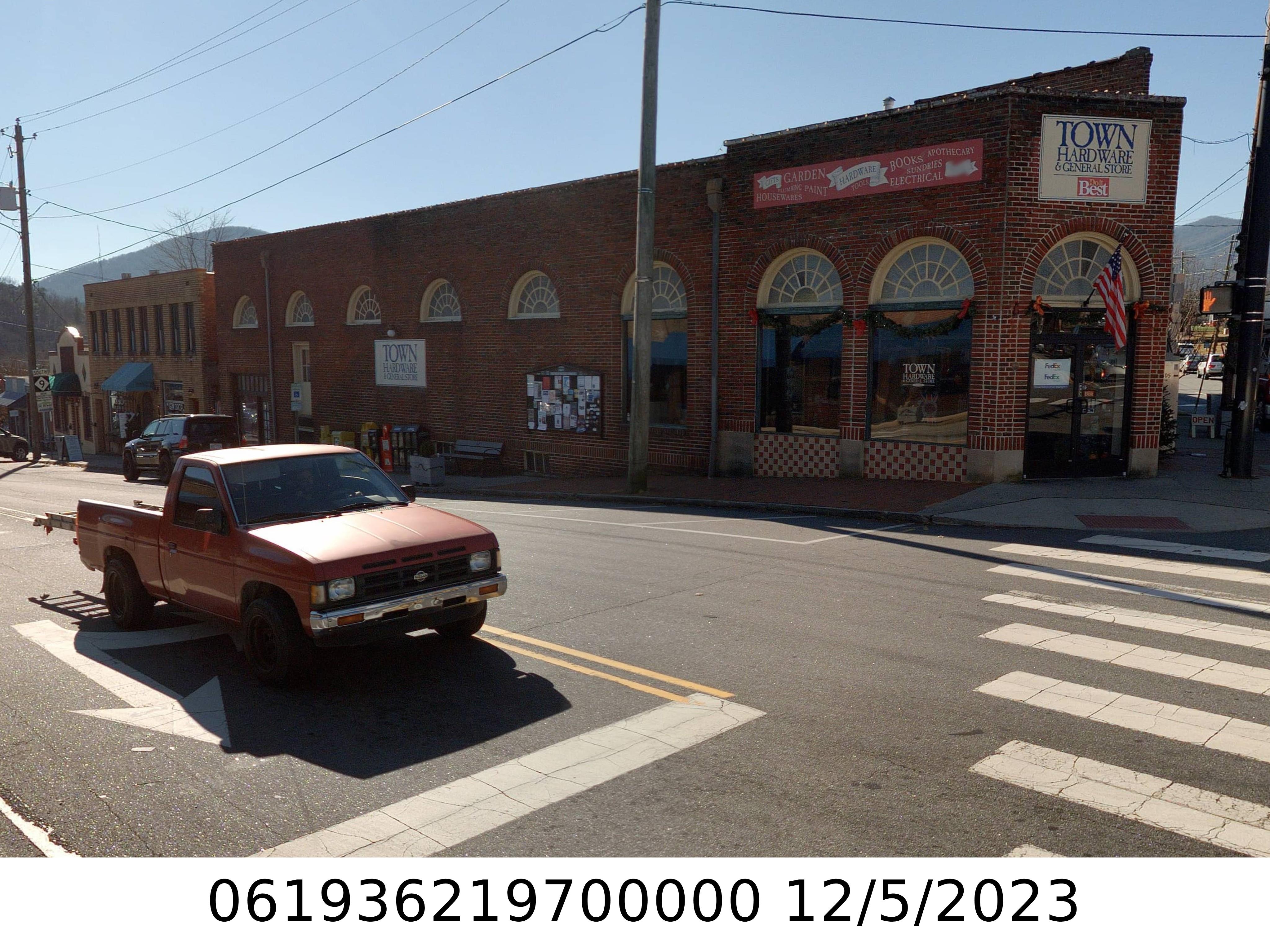 A picture of the property located at 101 W STATE ST, BLACK MOUNTAIN NC 28711.