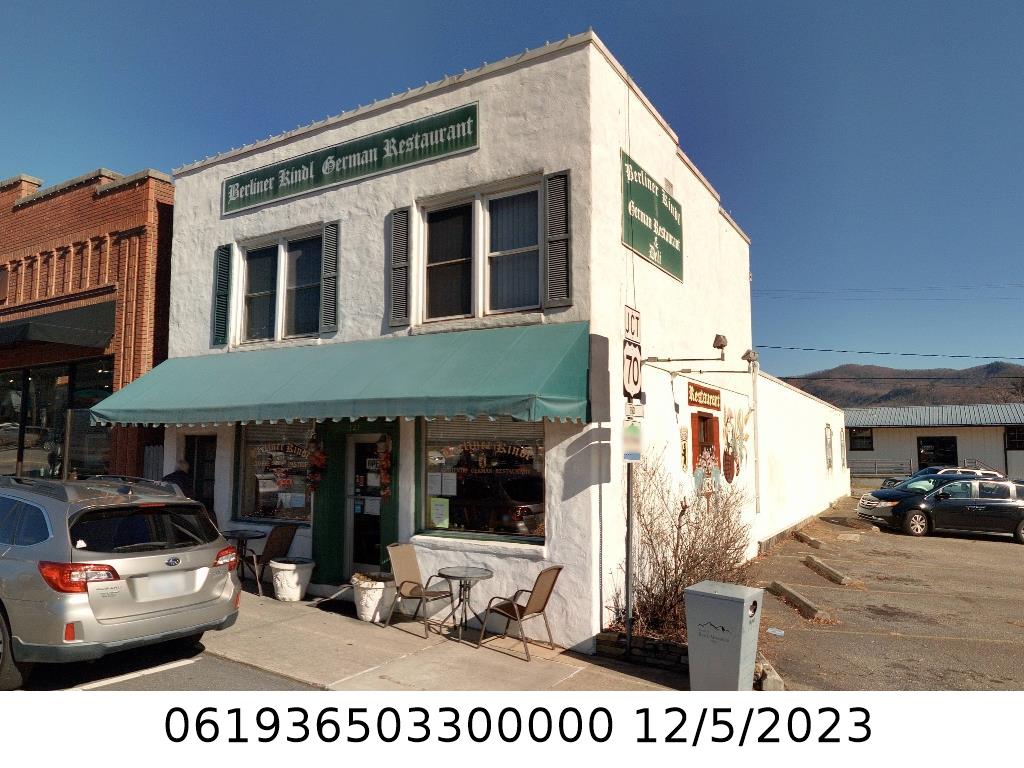 A picture of the property located at 121 BROADWAY ST, BLACK MOUNTAIN NC 28711.