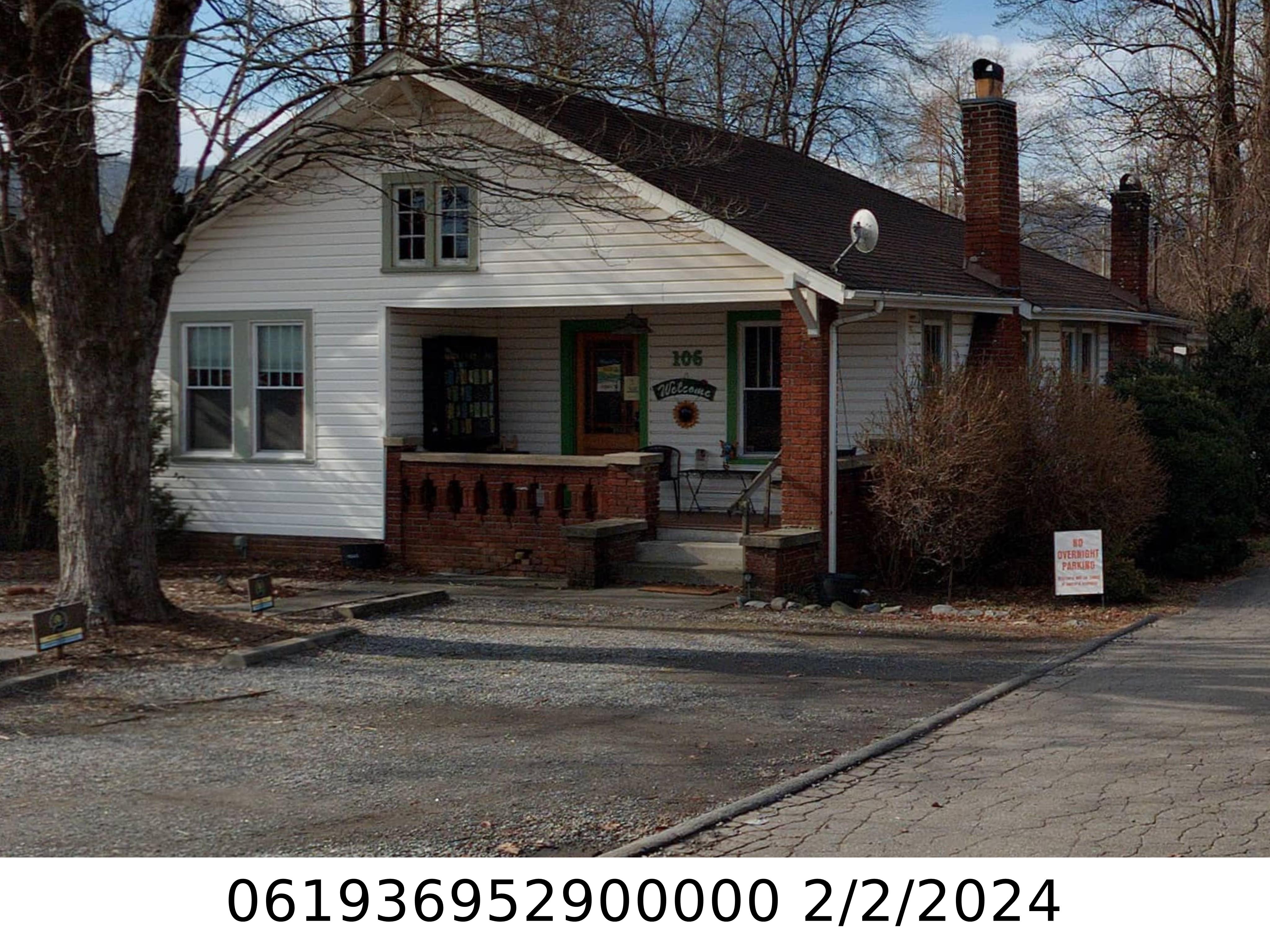 A picture of the property located at 106 S RIDGEWAY AVE, BLACK MOUNTAIN NC 28711.