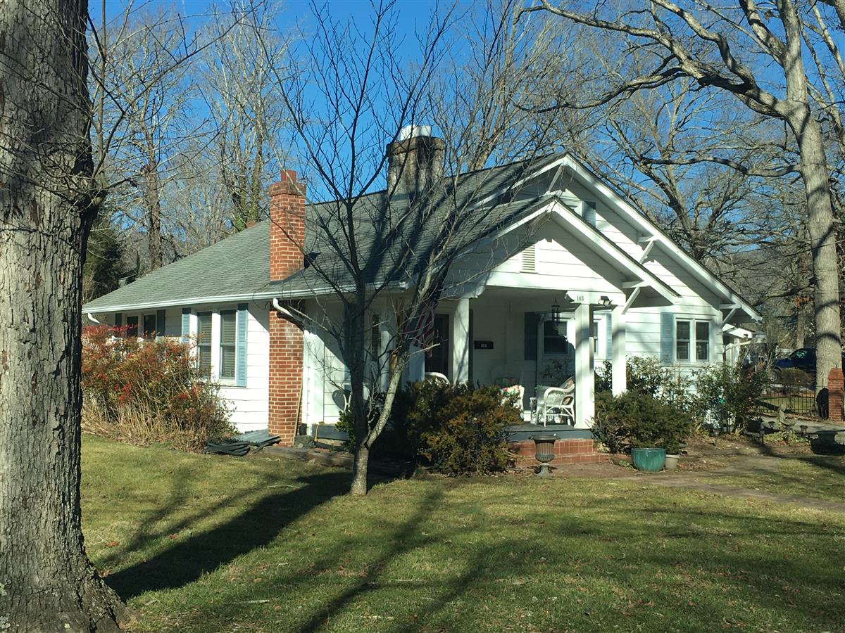 A picture of the property located at 103 FIRST ST # 3, BLACK MOUNTAIN NC 28711.