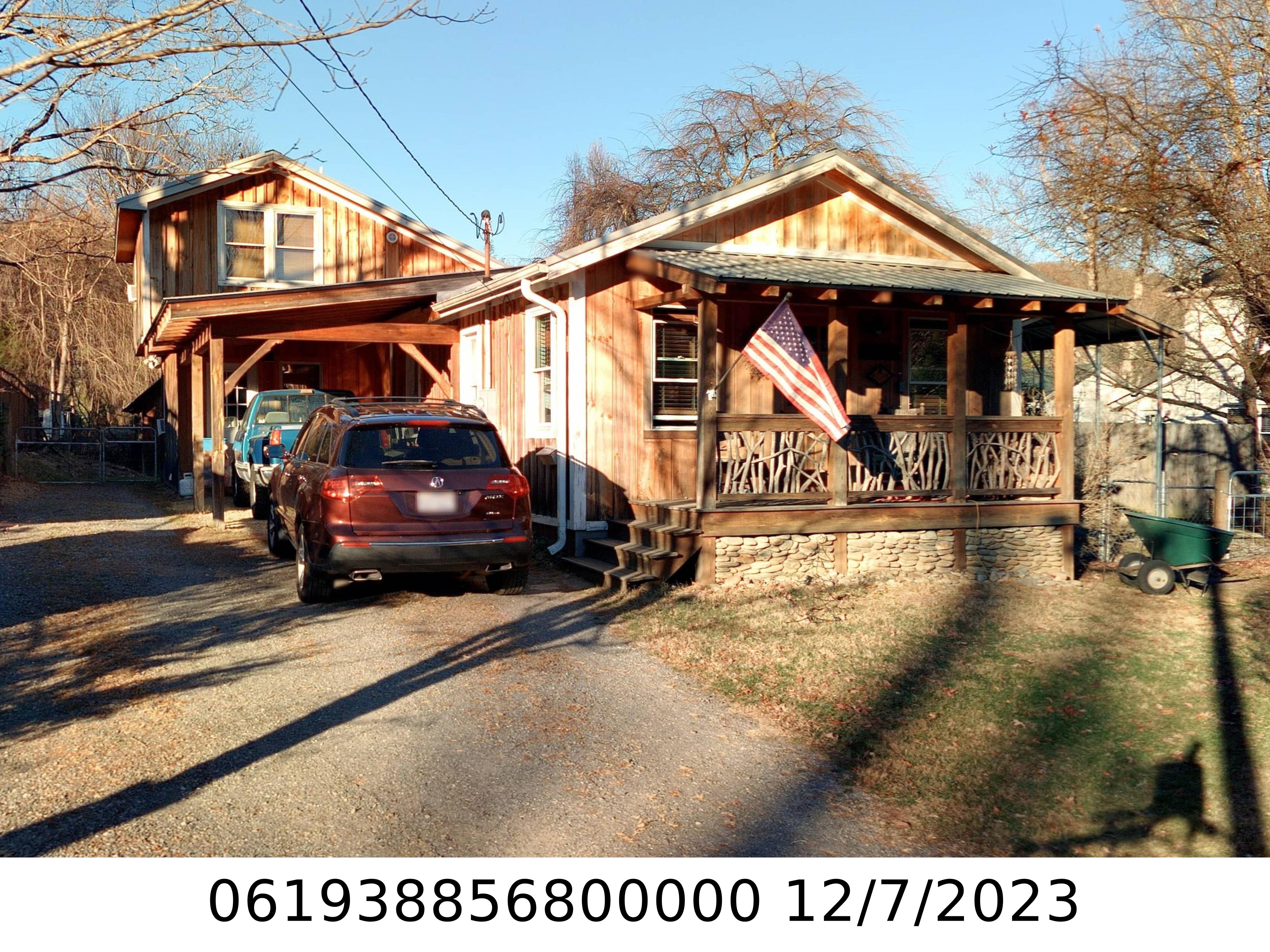 A picture of the property located at 111 FOURTH ST, BLACK MOUNTAIN NC 28711.