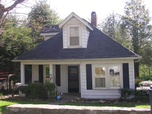 A picture of the property located at 118 THIRD ST, BLACK MOUNTAIN NC 28711.