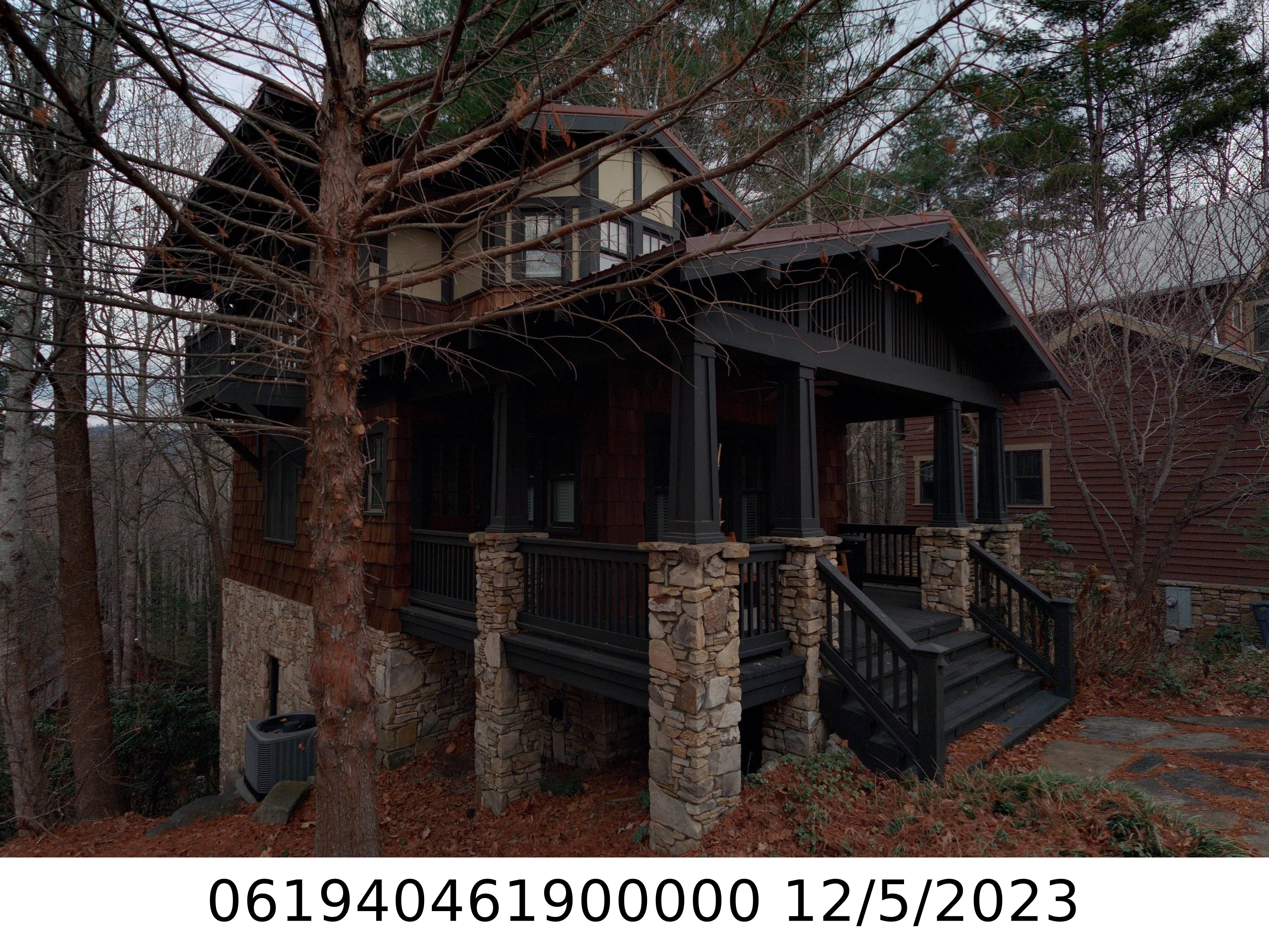 A picture of the property located at 3 WHITMAN LN, BLACK MOUNTAIN NC 28711.