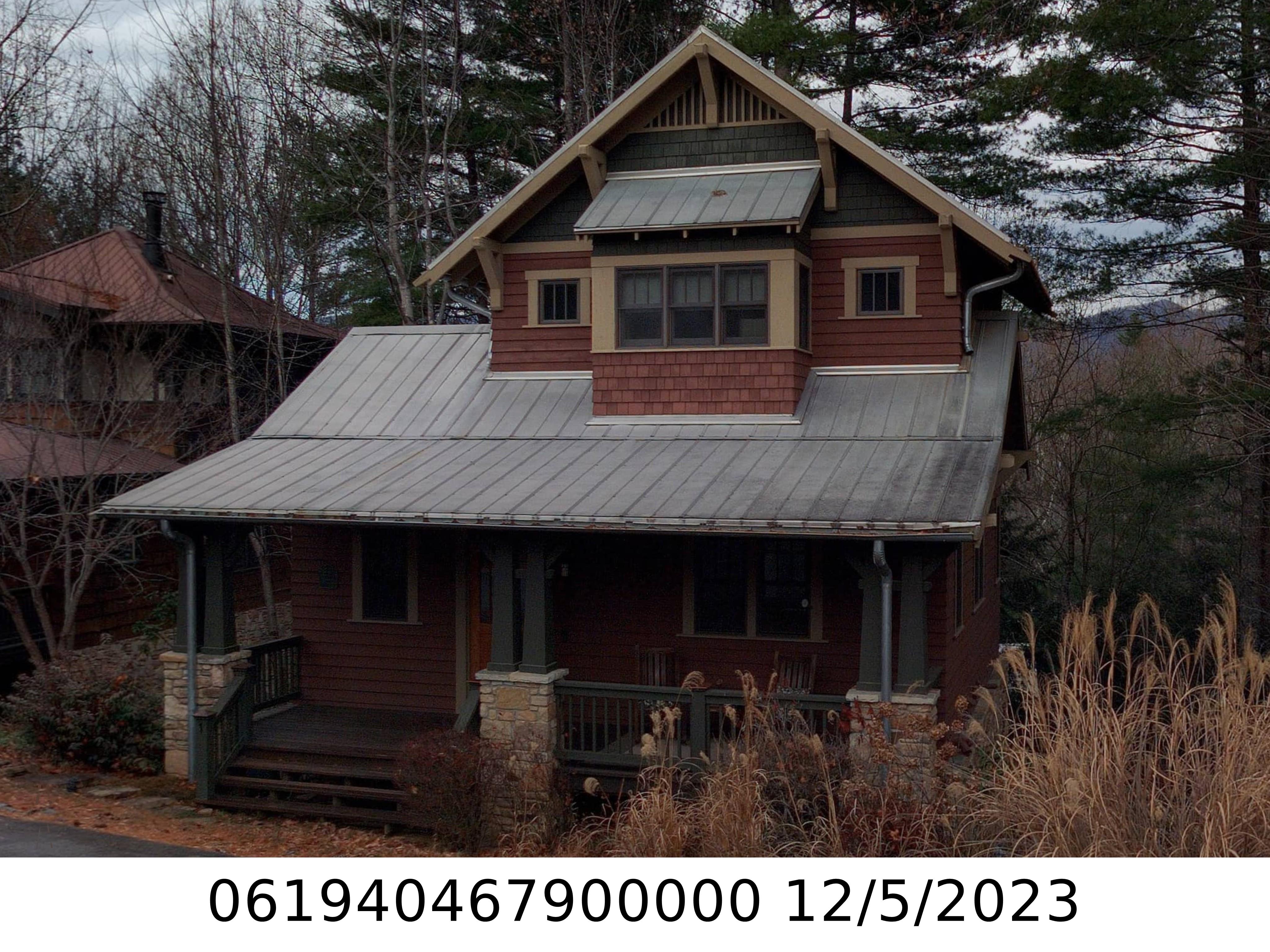 A picture of the property located at 1 WHITMAN LN, BLACK MOUNTAIN NC 28711.