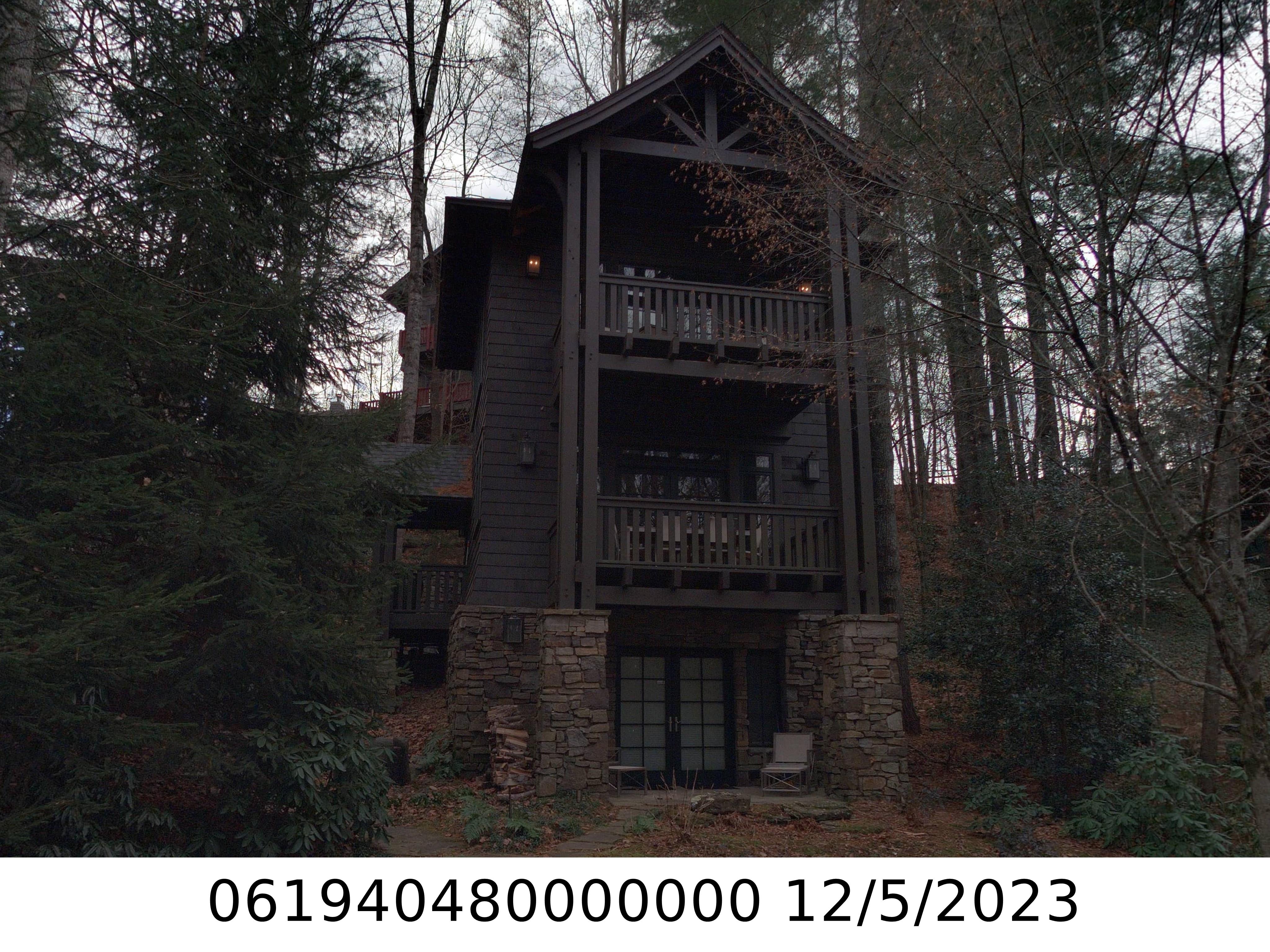 A picture of the property located at 11 CHAUCER RD, BLACK MOUNTAIN NC 28711.