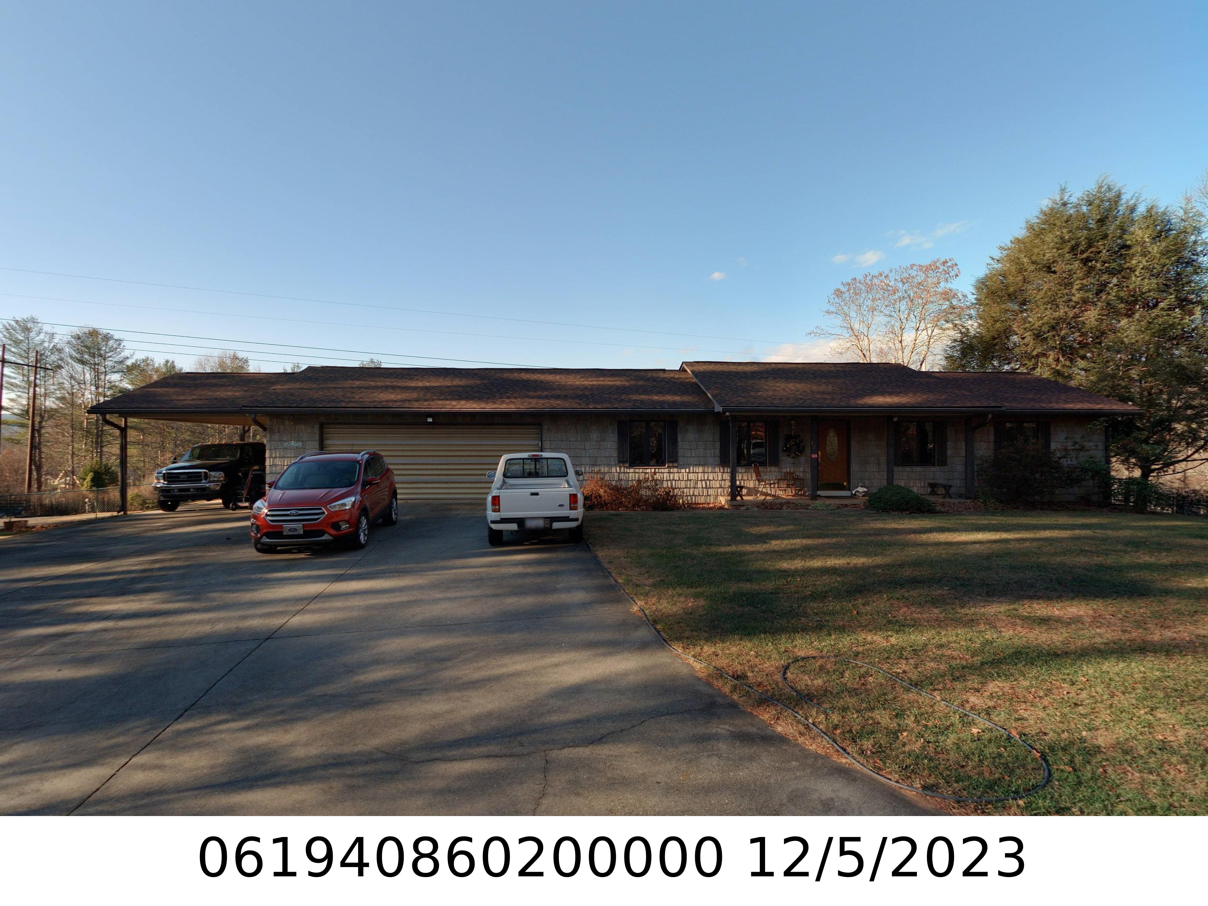 A picture of the property located at 124 FOREST HILLS DR, BLACK MOUNTAIN NC 28711.