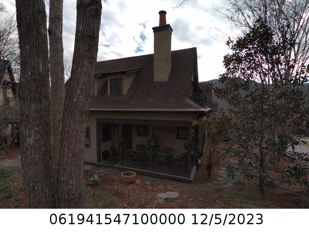 A picture of the property located at 105 DONNE DR, BLACK MOUNTAIN NC 28711.