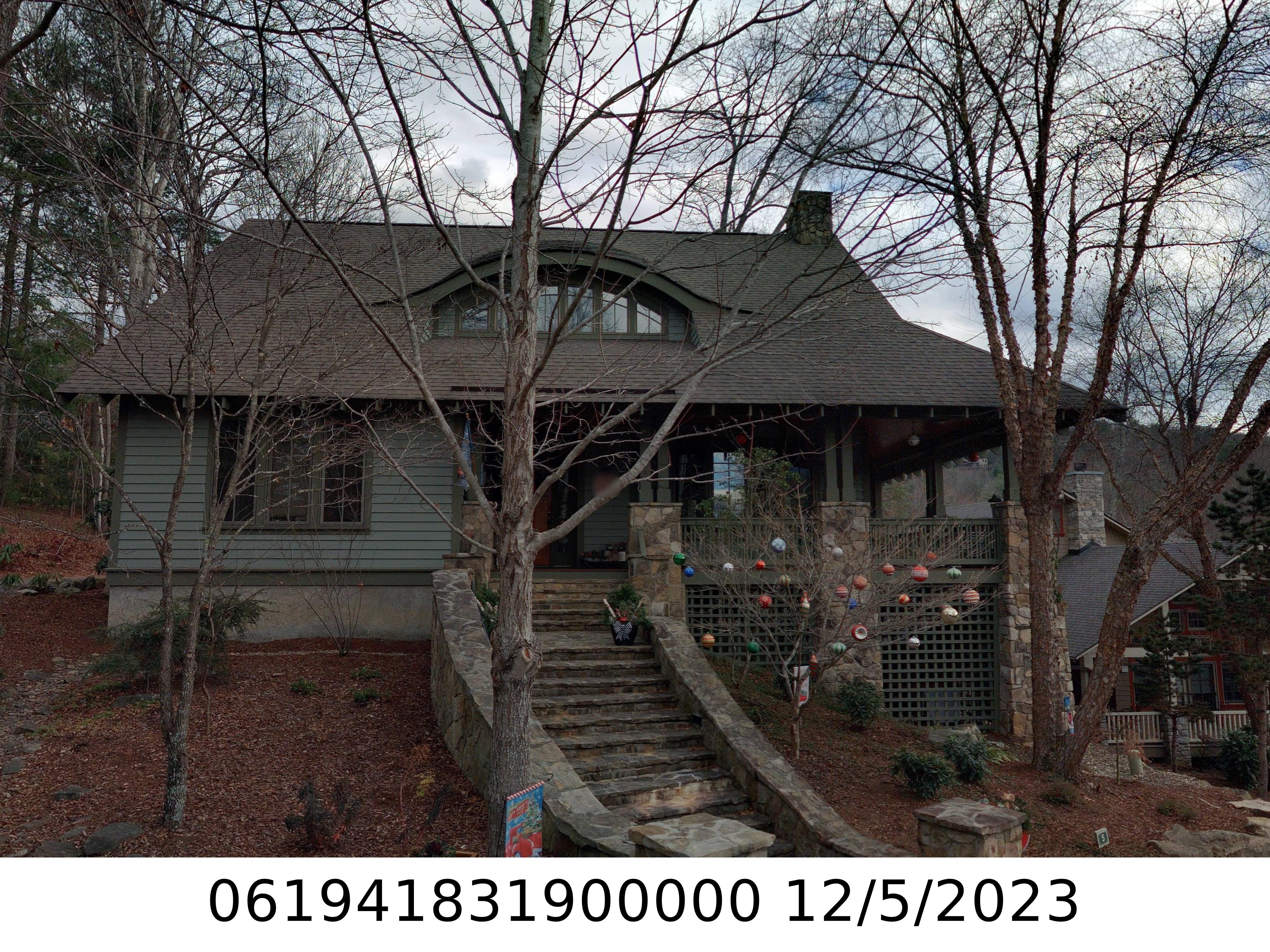 A picture of the property located at 5 LONGFELLOW DR, BLACK MOUNTAIN NC 28711.
