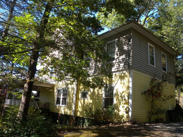 A picture of the property located at 103 DISOWAY ST, BLACK MOUNTAIN NC 28711.