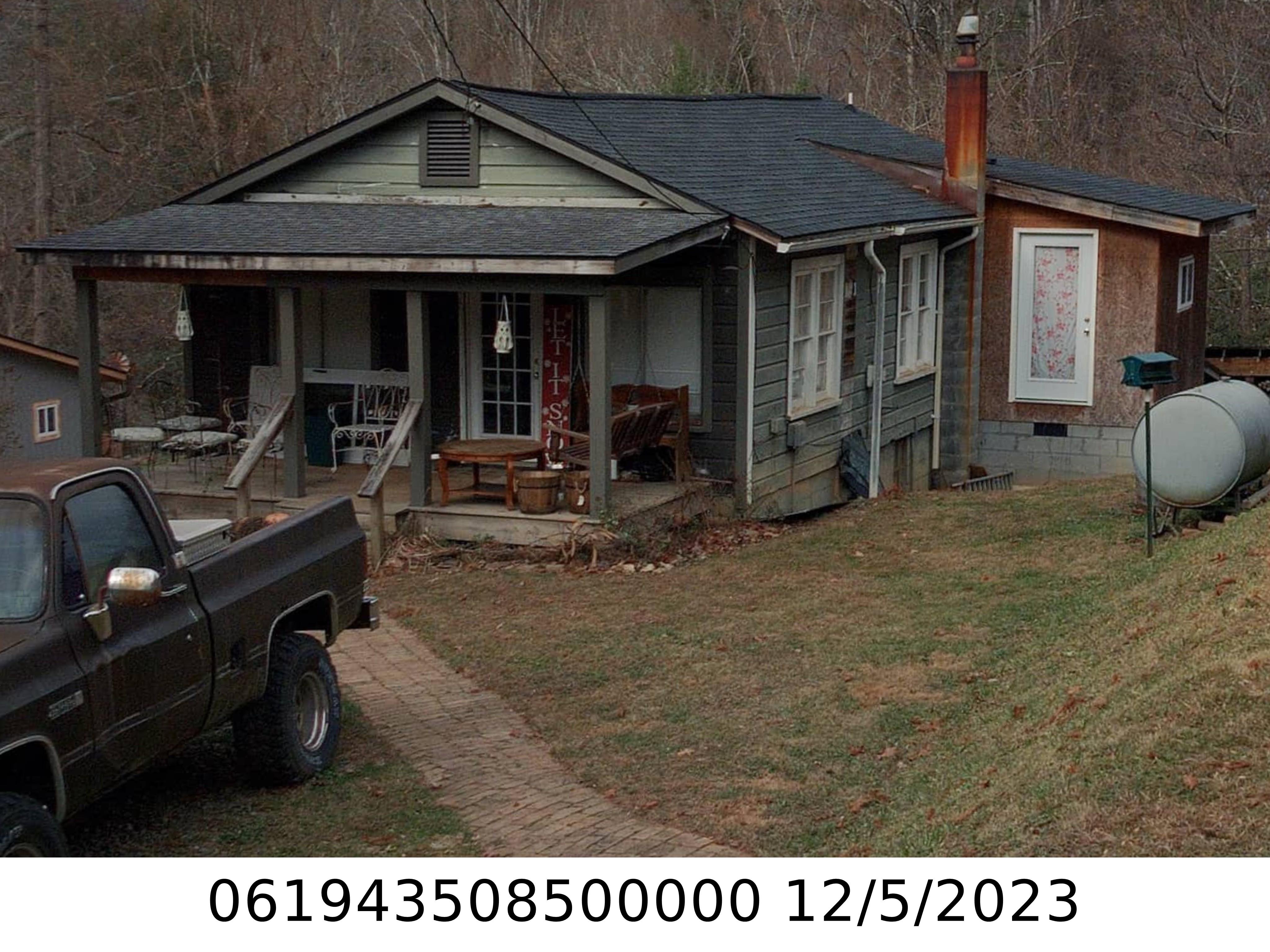 A picture of the property located at 109 W VIEW AVE, BLACK MOUNTAIN NC 28711.