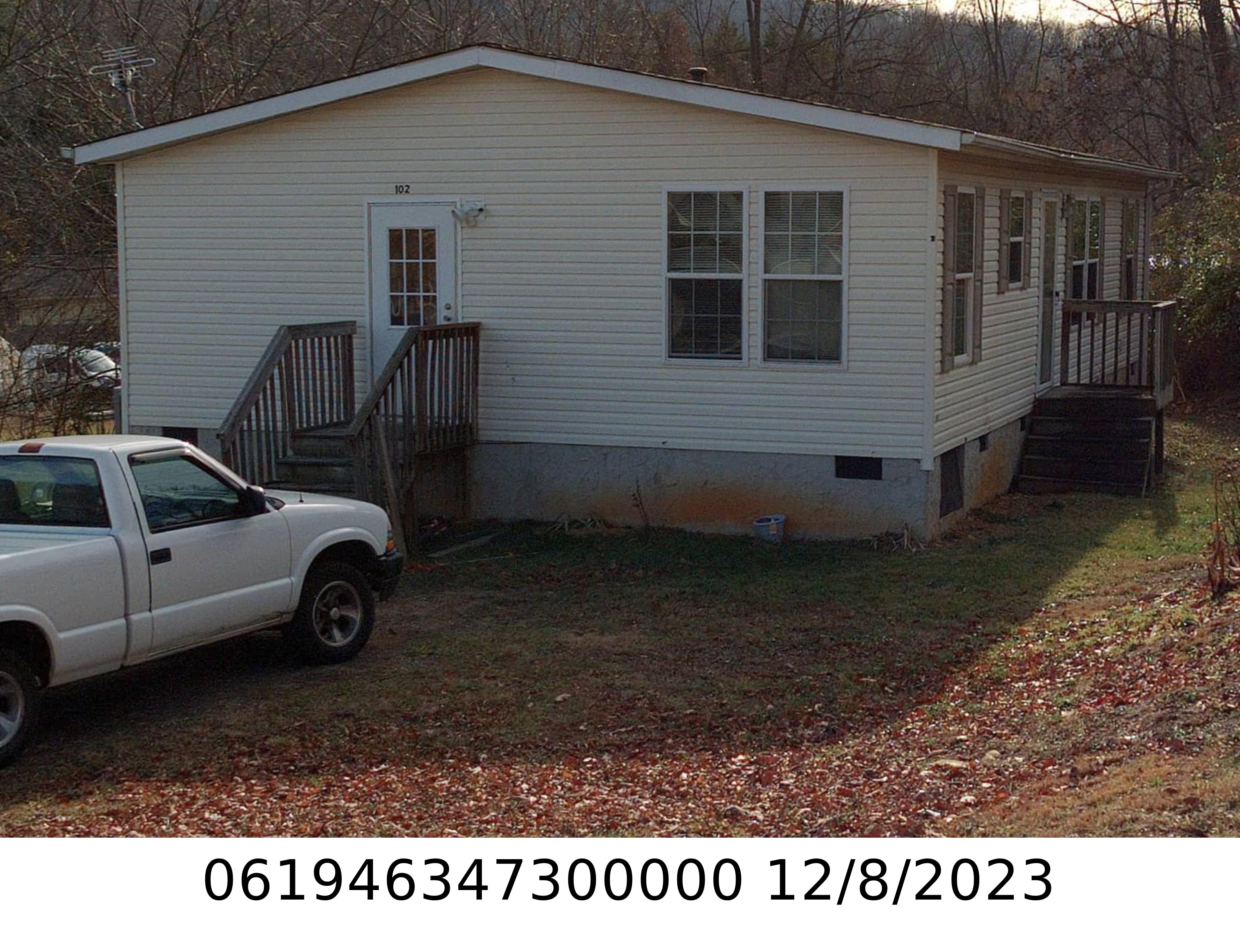 A picture of the property located at 102 CENTER AVE, BLACK MOUNTAIN NC 28711.