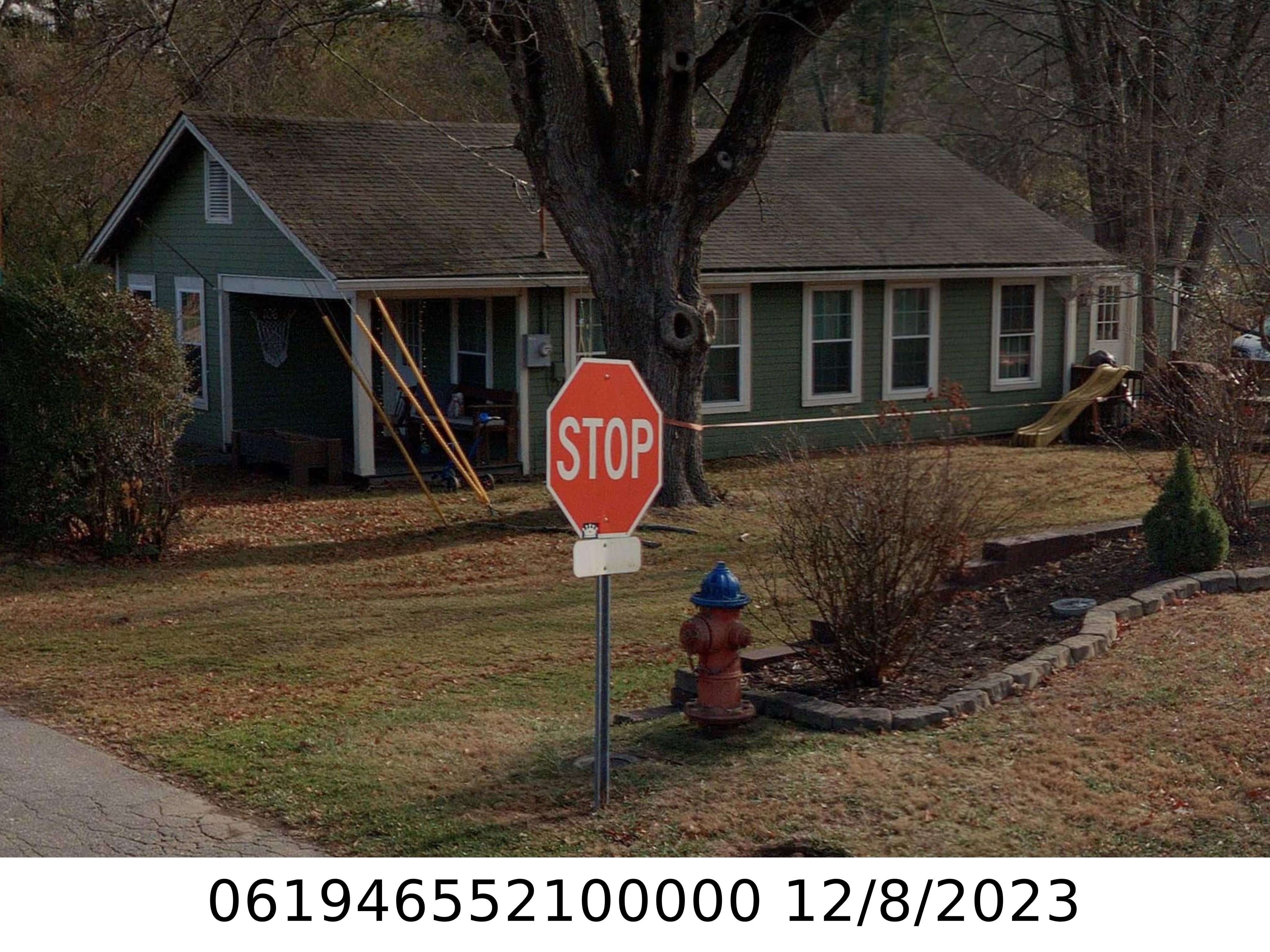 A picture of the property located at 106 CENTER AVE, BLACK MOUNTAIN NC 28711.