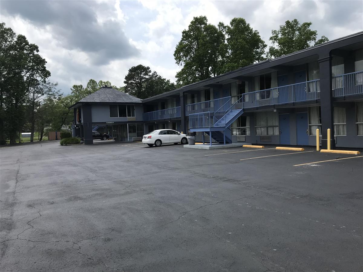 A picture of the property located at 105 FLAT CREEK RD, BLACK MOUNTAIN NC 28711.