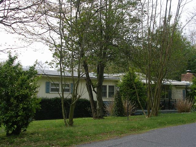 A picture of the property located at 100 PORTMANVILLA RD, BLACK MOUNTAIN NC 28711.