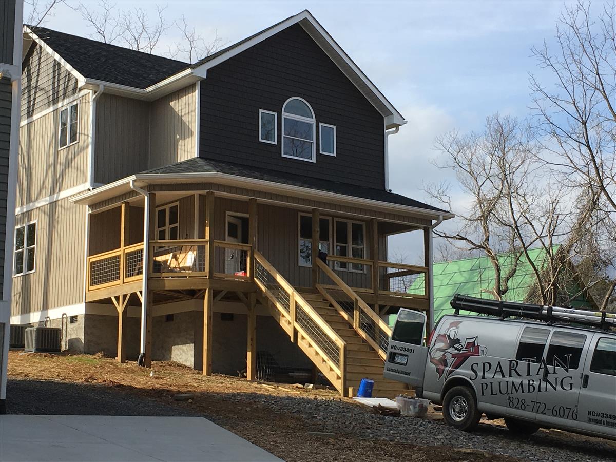 A picture of the property located at 105 PORTMANVILLA RD, BLACK MOUNTAIN NC 28711.
