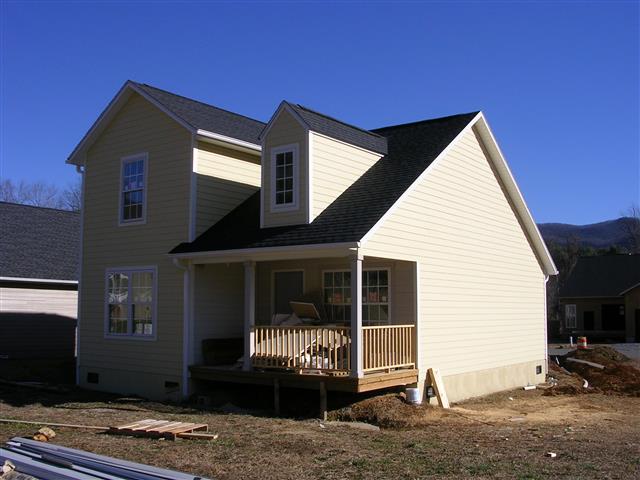 A picture of the property located at 10 COTTON CREEK CIR, BLACK MOUNTAIN NC 28711.