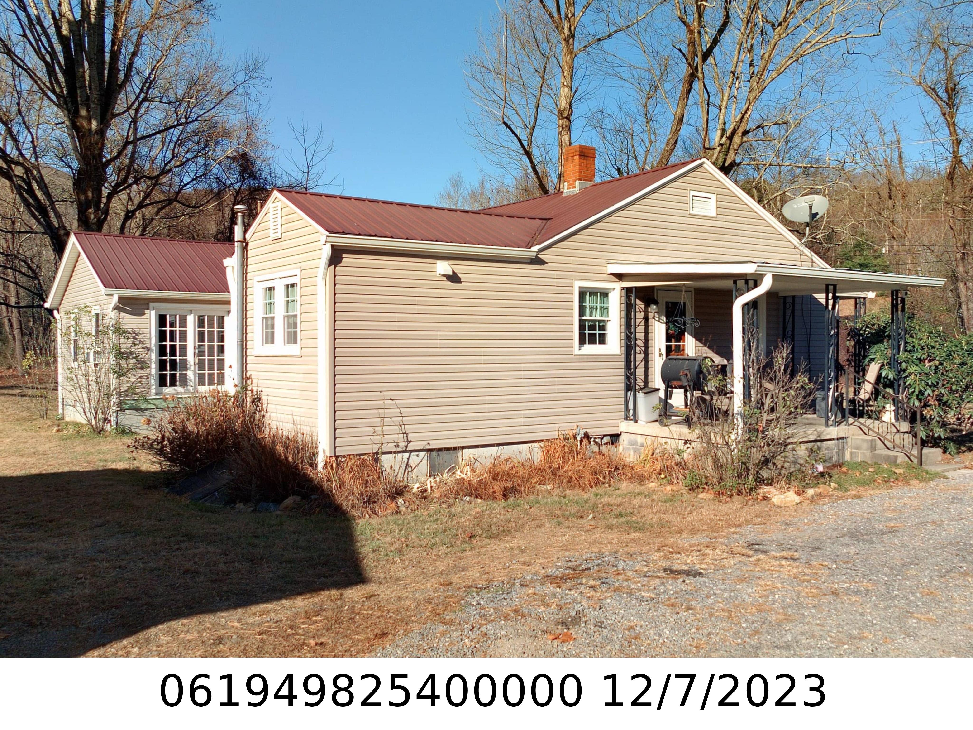 A picture of the property located at 11 MT PARK AVE, BLACK MOUNTAIN NC 28711.