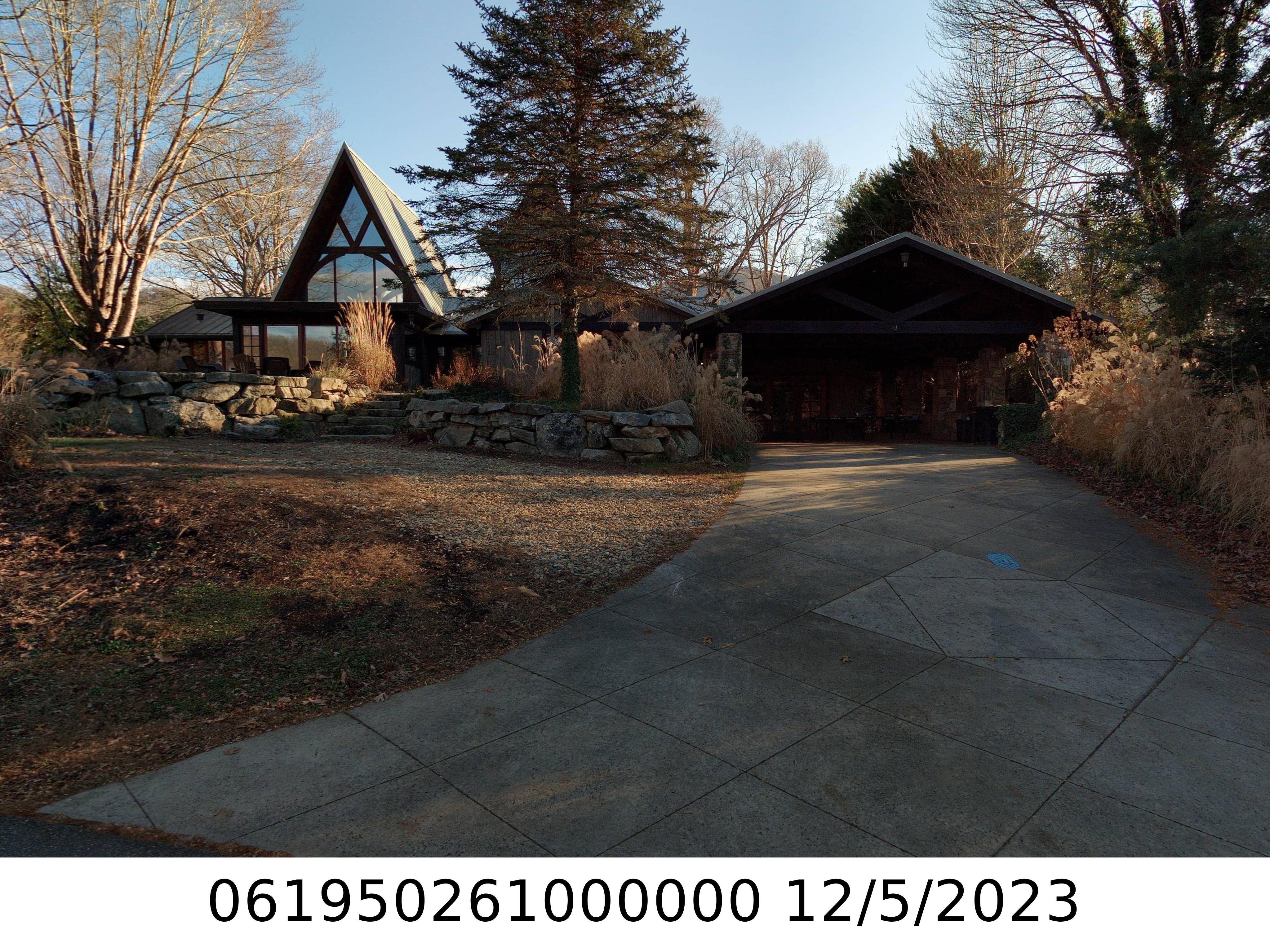 A picture of the property located at 113 FOREST HILLS DR, BLACK MOUNTAIN NC 28711.
