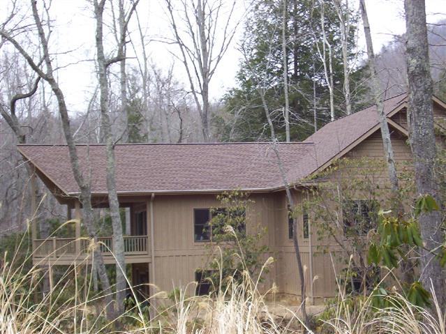 A picture of the property located at 1 HUNTING LODGE DR, BLACK MOUNTAIN NC 28711.