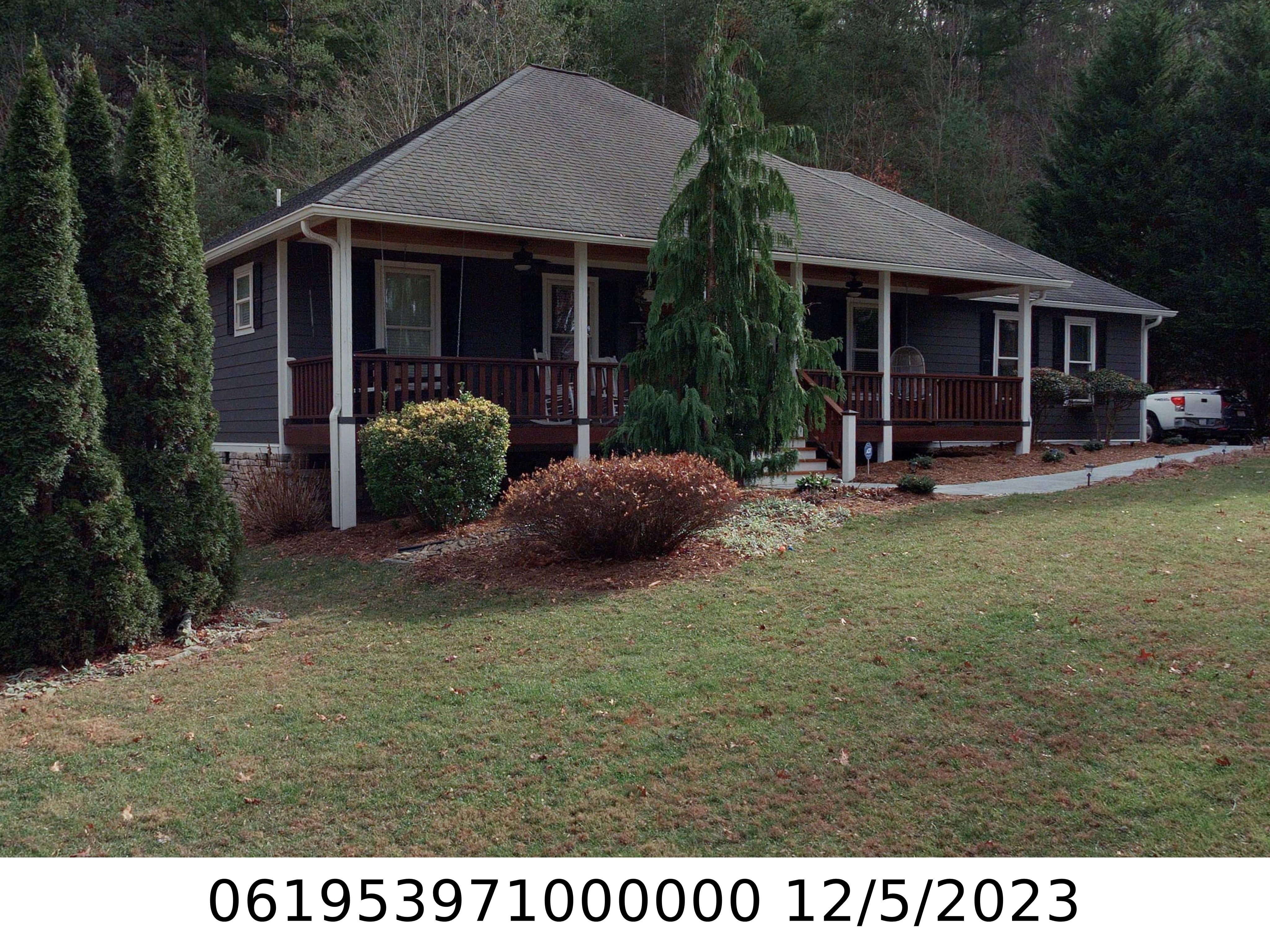 A picture of the property located at 44 HIGHLAND DR, BLACK MOUNTAIN NC 28711.