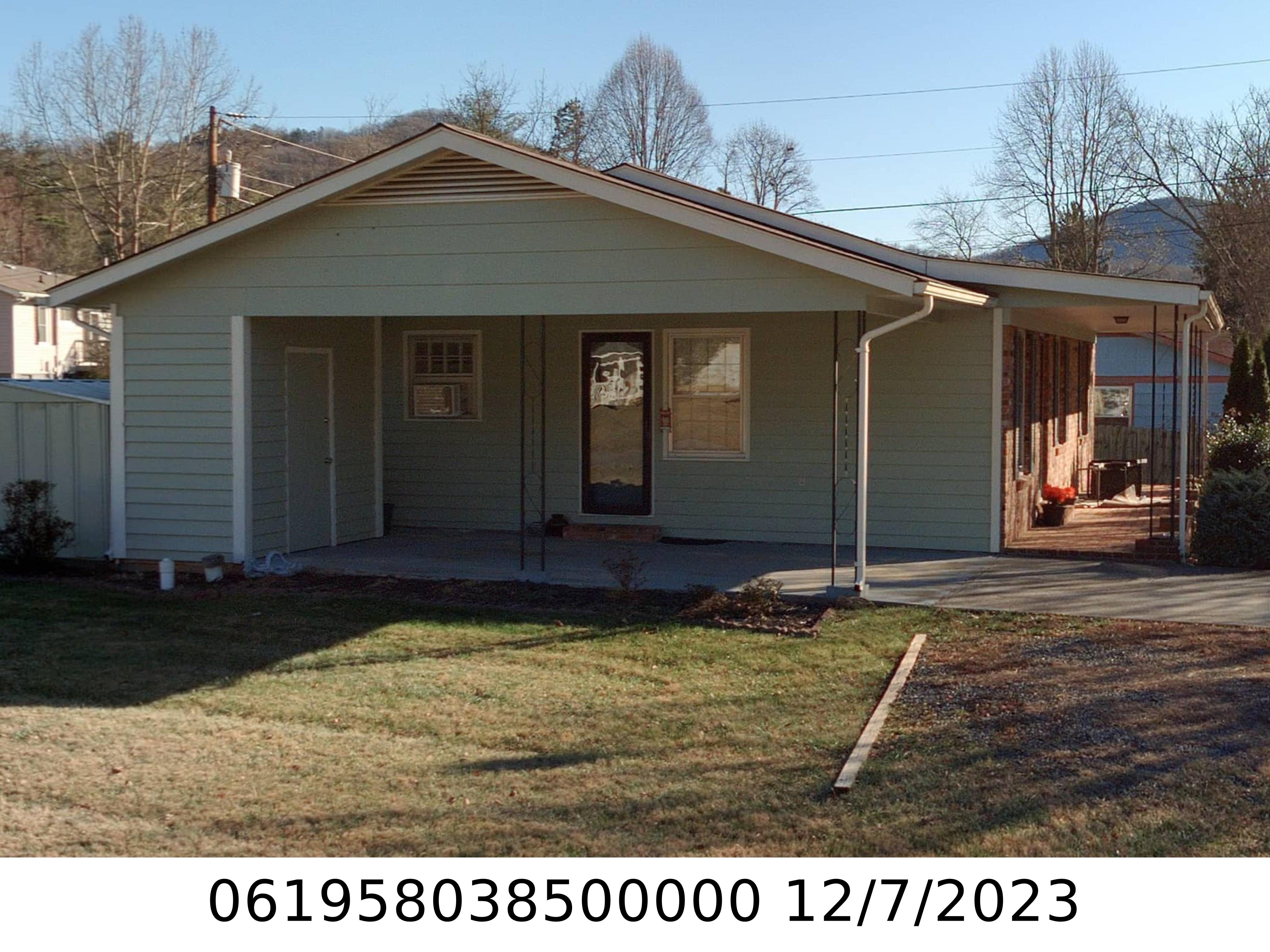 A picture of the property located at 110 FLAT CREEK RD, BLACK MOUNTAIN NC 28711.