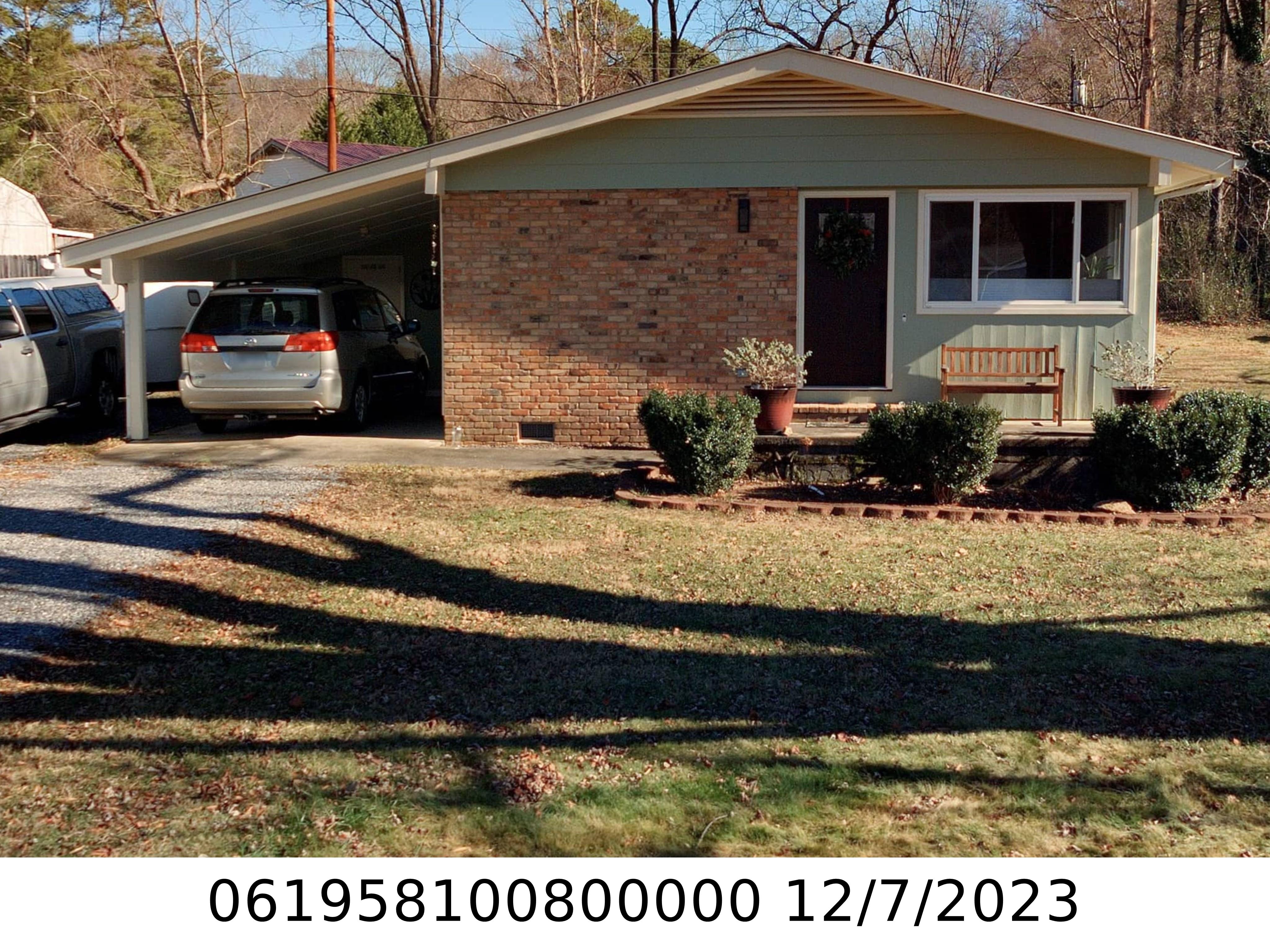 A picture of the property located at 104 FLAT CREEK RD, BLACK MOUNTAIN NC 28711.