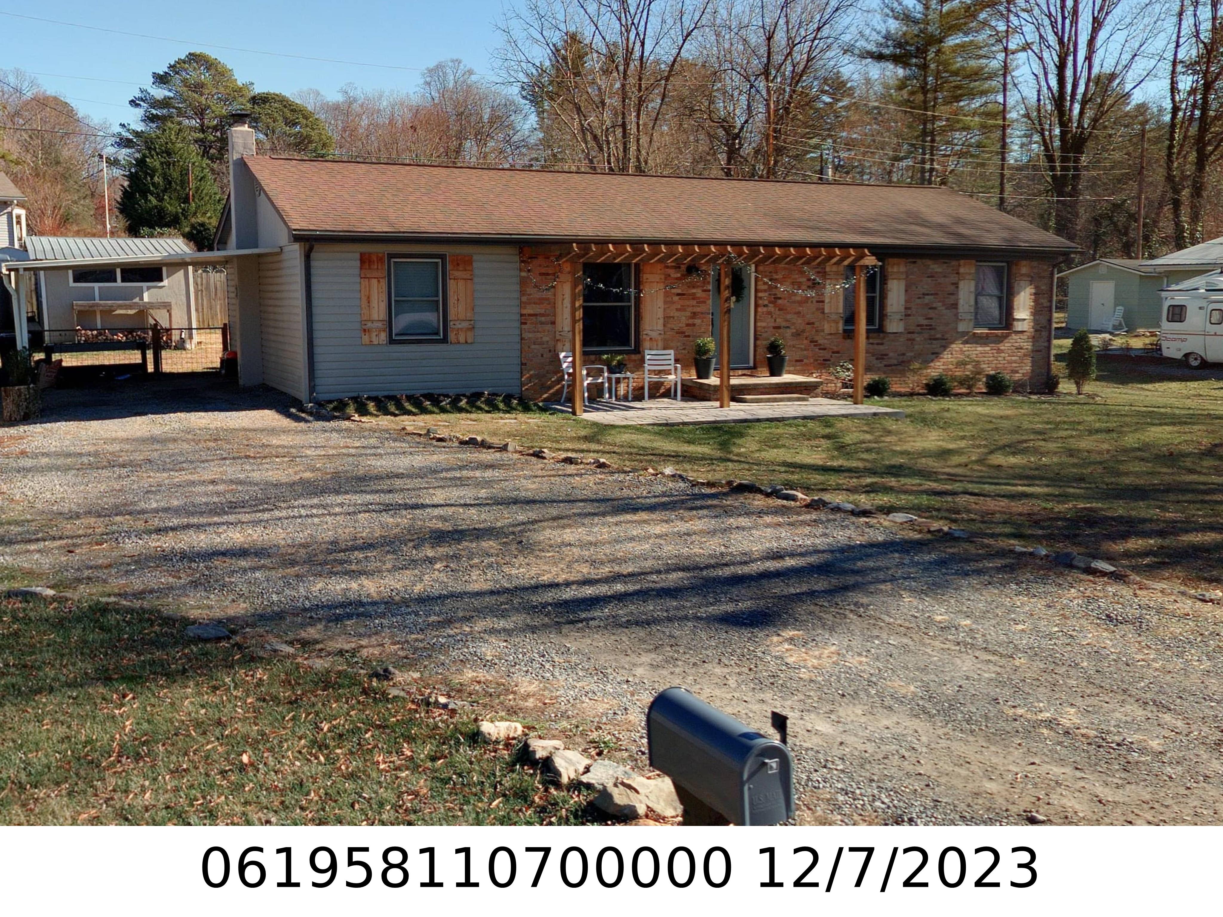 A picture of the property located at 106 FLAT CREEK RD, BLACK MOUNTAIN NC 28711.