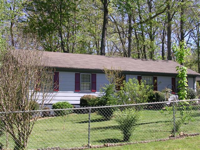 A picture of the property located at 105 PINETREE DR, BLACK MOUNTAIN NC 28711.