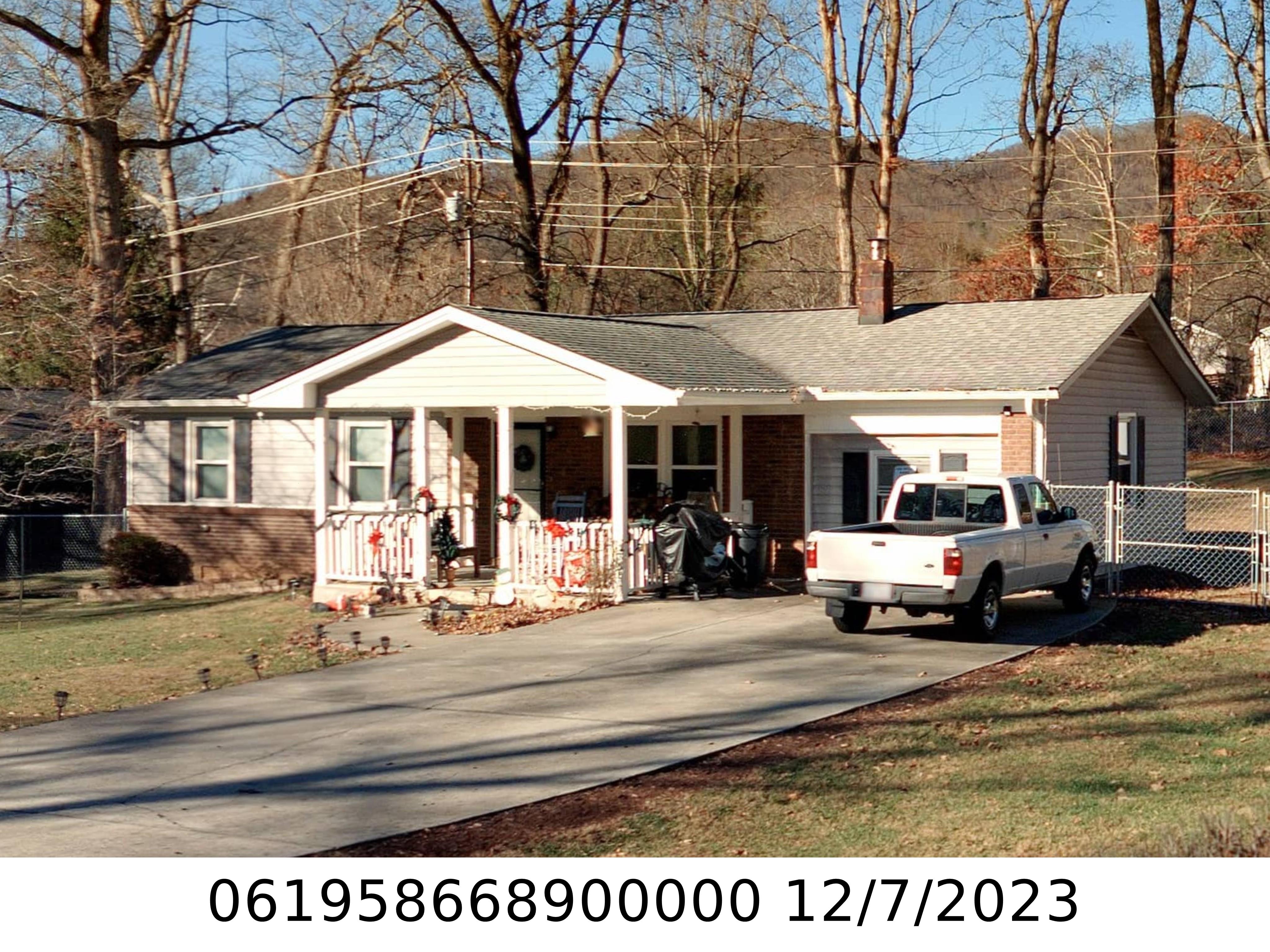 A picture of the property located at 113 BEECHTREE DR, BLACK MOUNTAIN NC 28711.