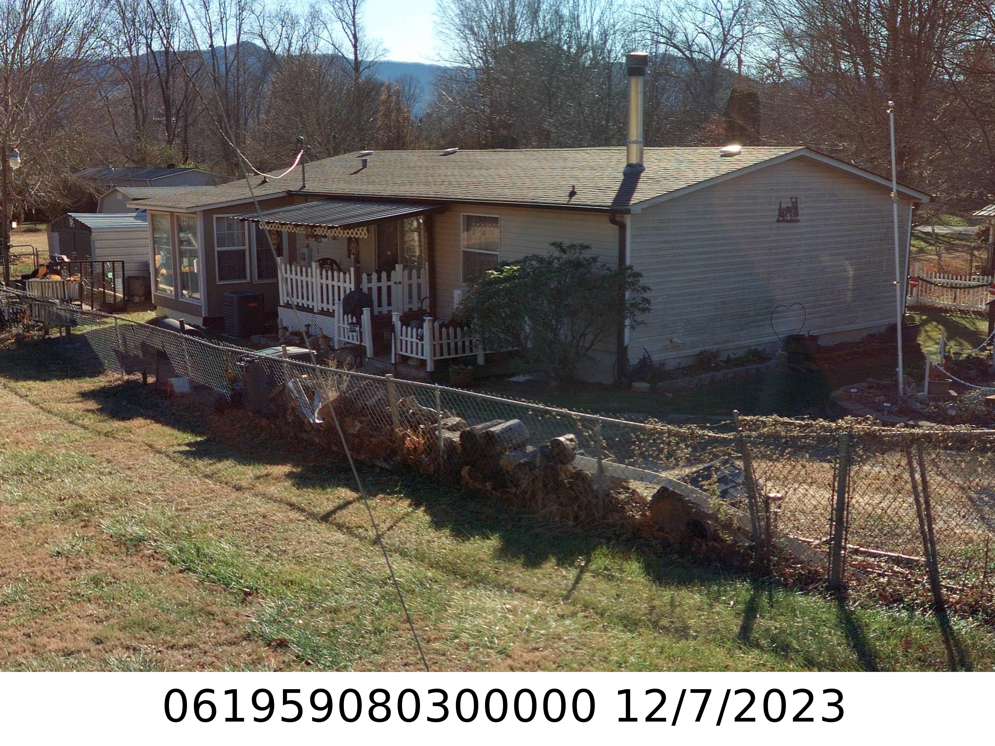 A picture of the property located at 10 BARTLETT AVE, BLACK MOUNTAIN NC 28711.