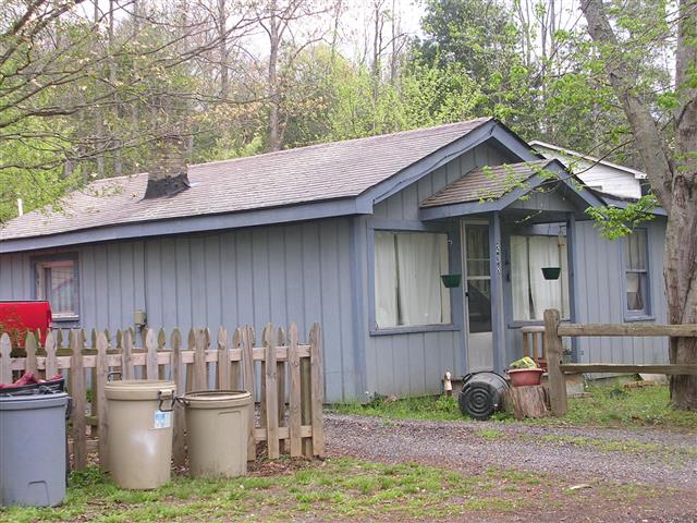 A picture of the property located at 101 RAINBOW LN, BLACK MOUNTAIN NC 28711.