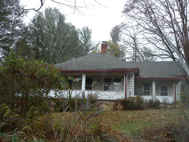 A picture of the property located at 109 RAINBOW LN, BLACK MOUNTAIN NC 28711.