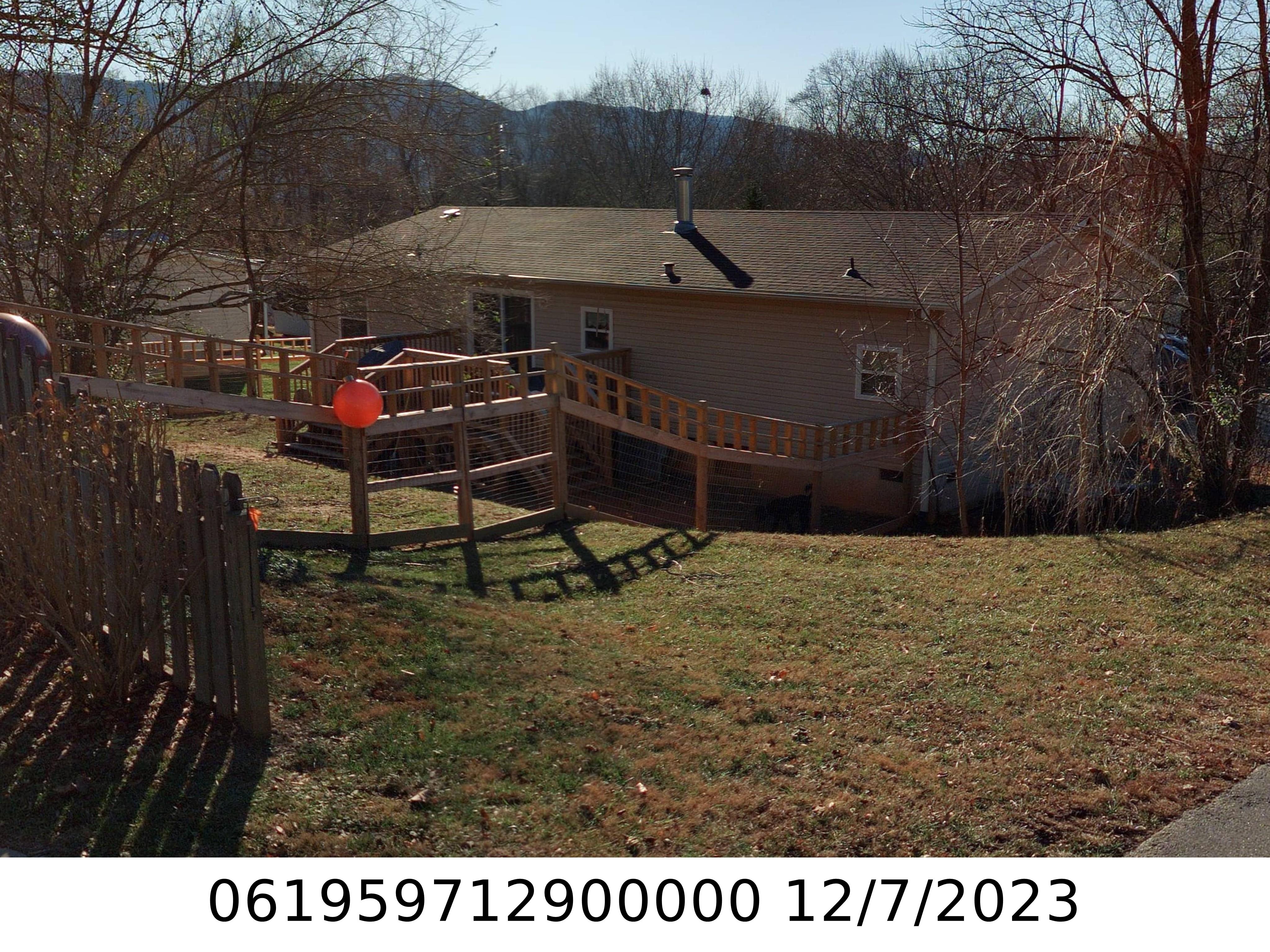 A picture of the property located at 120 RAINBOW LN, BLACK MOUNTAIN NC 28711.