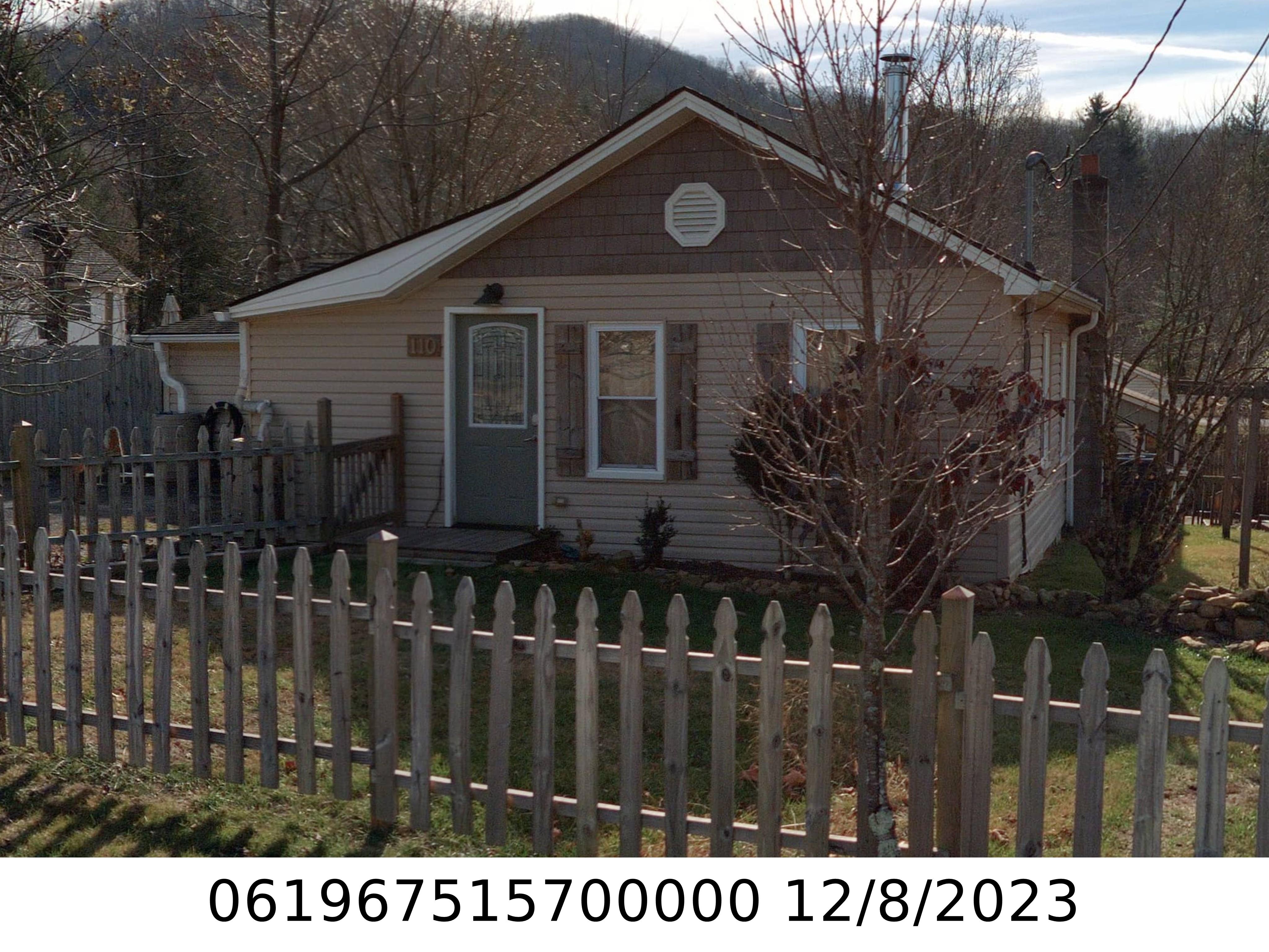 A picture of the property located at 110 OLD STATE TEN RD, BLACK MOUNTAIN NC 28711.