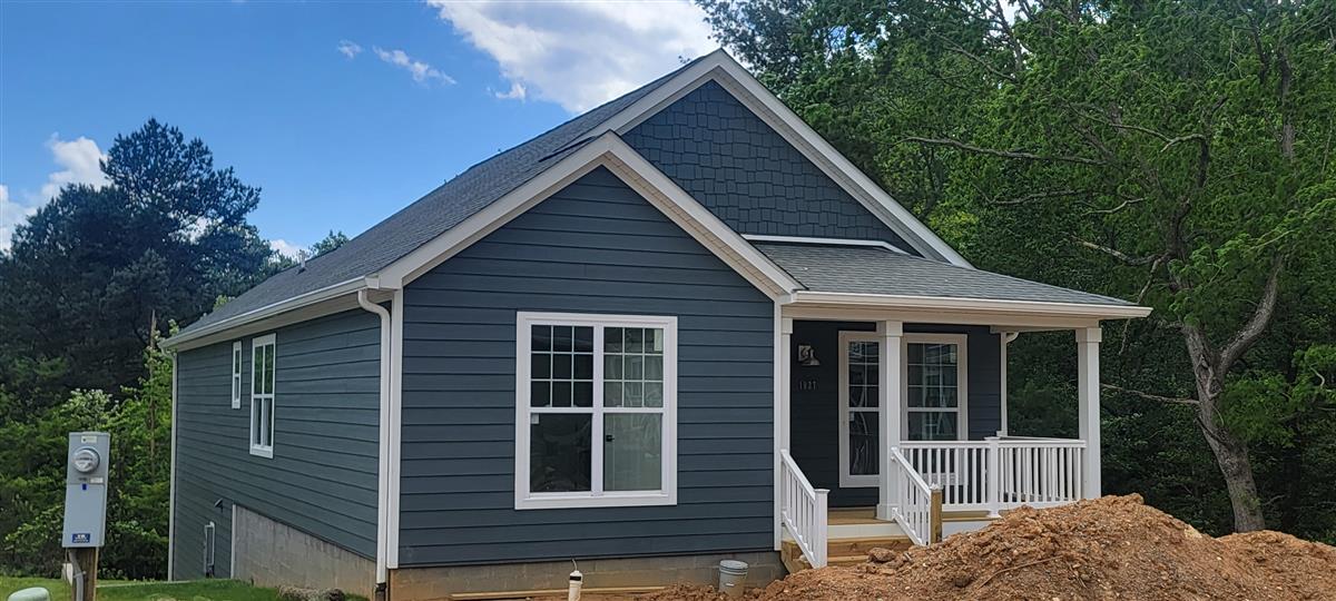 A picture of the property located at 1027 PADGETT PL, BLACK MOUNTAIN NC 28711.