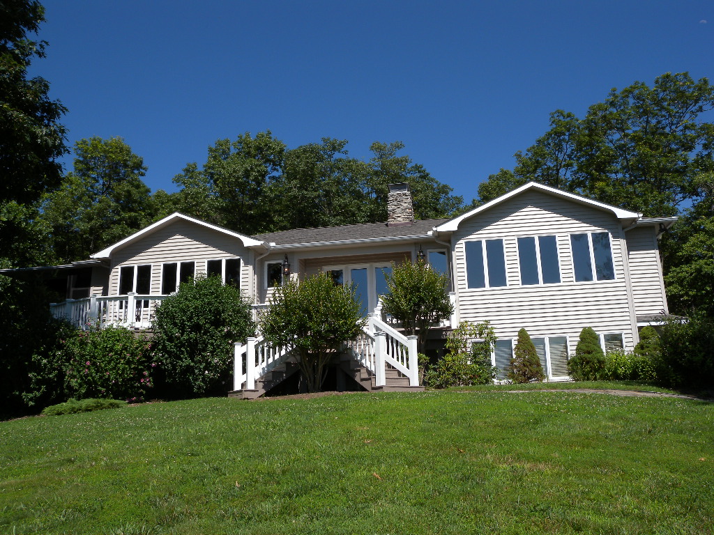 A picture of the property located at 78 TIMBER PARK DR, BLACK MOUNTAIN NC 28711.