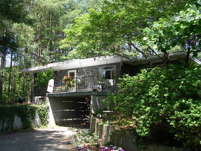 A picture of the property located at 10 TAFT ST, BLACK MOUNTAIN NC 28711.