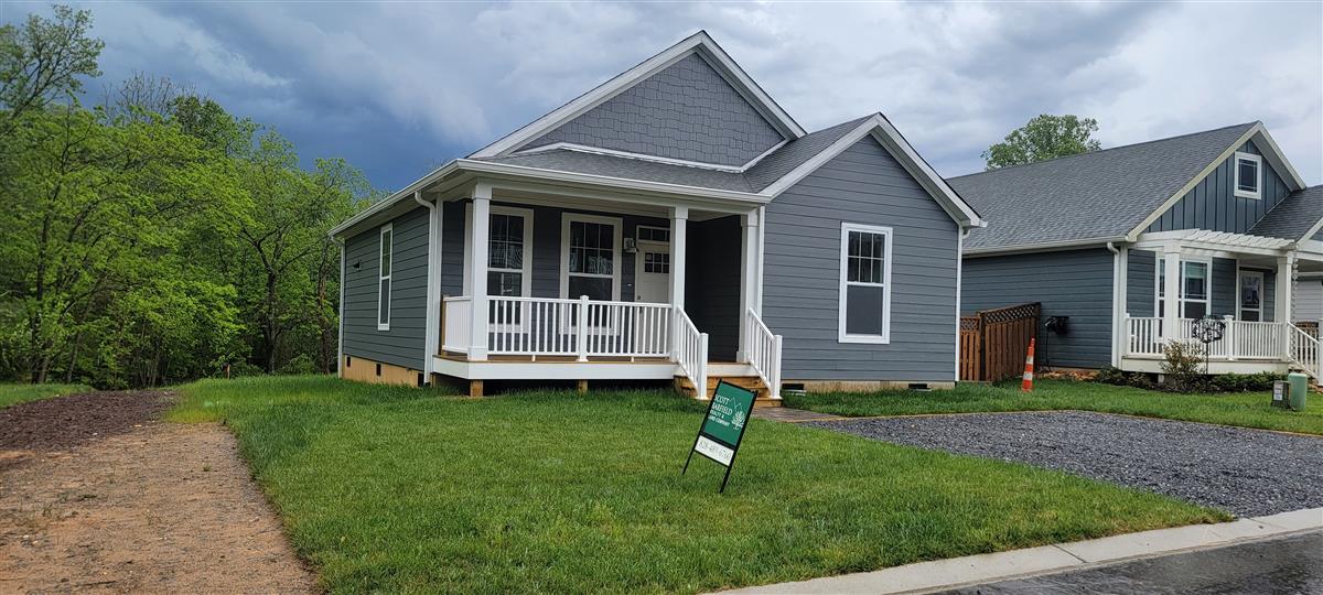 A picture of the property located at 1121 BLUEVIEW DR, BLACK MOUNTAIN NC 28711.