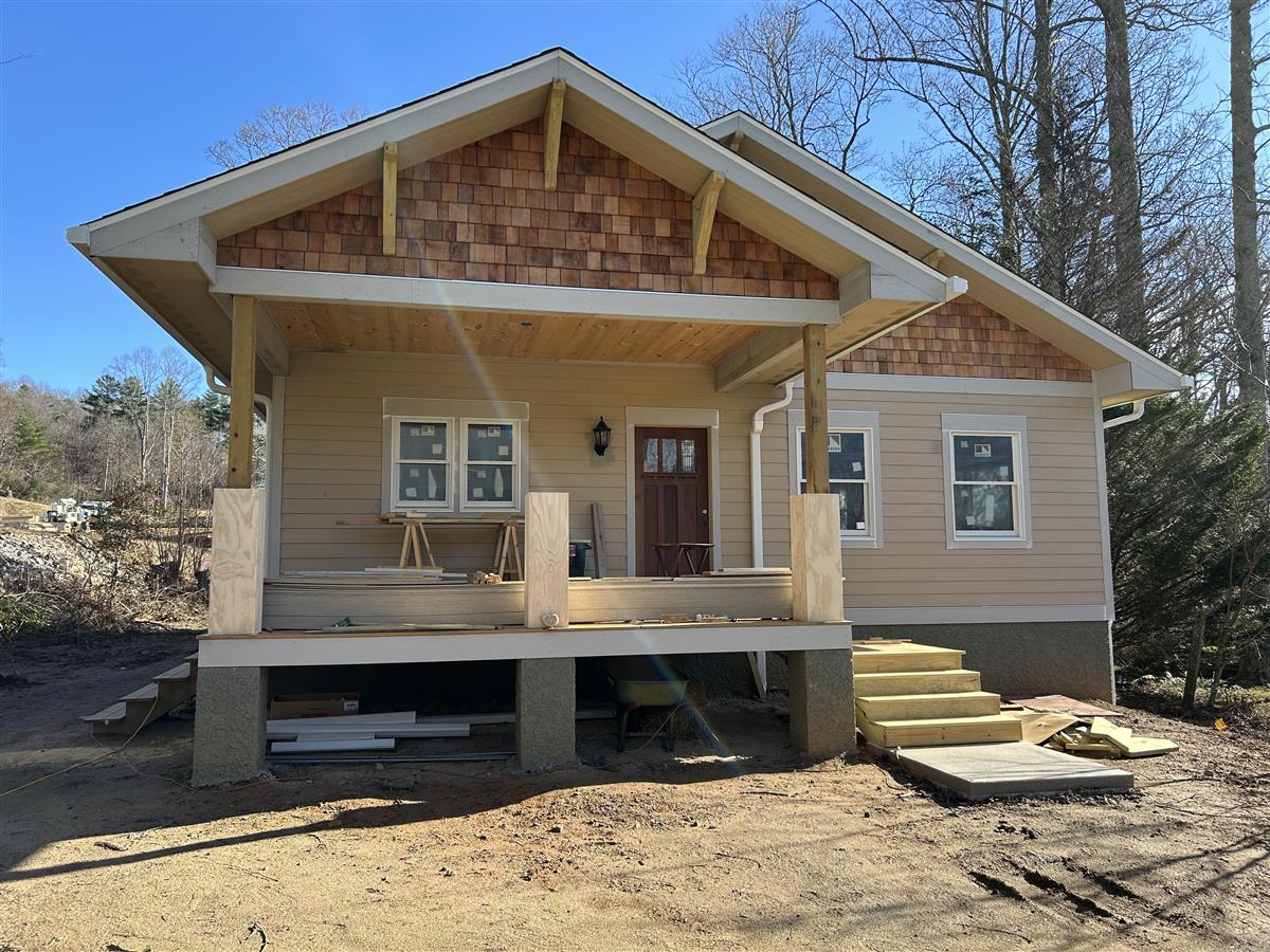 A picture of the property located at 121 BROOKS COVE RD, BLACK MOUNTAIN NC 28711.