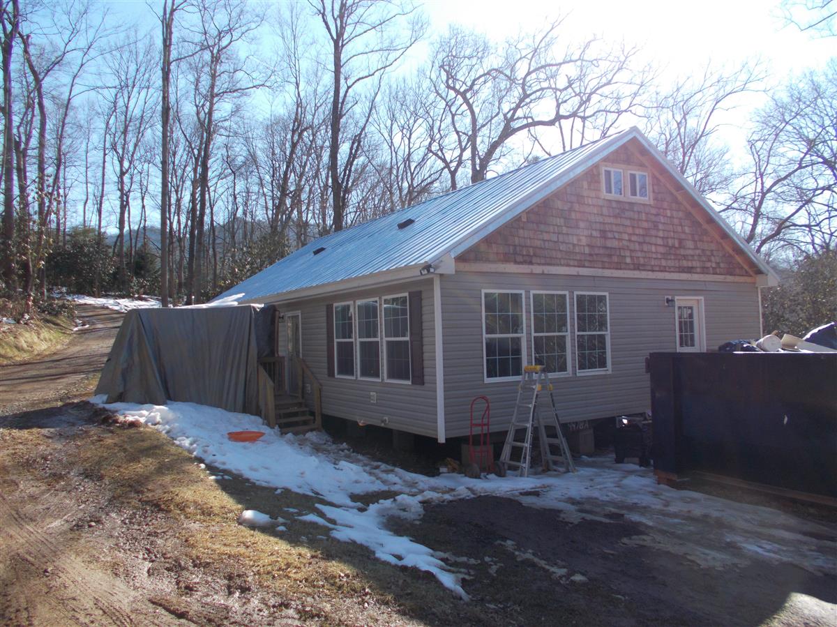A picture of the property located at 109 ROY COVE RD, BLACK MOUNTAIN NC 28711.
