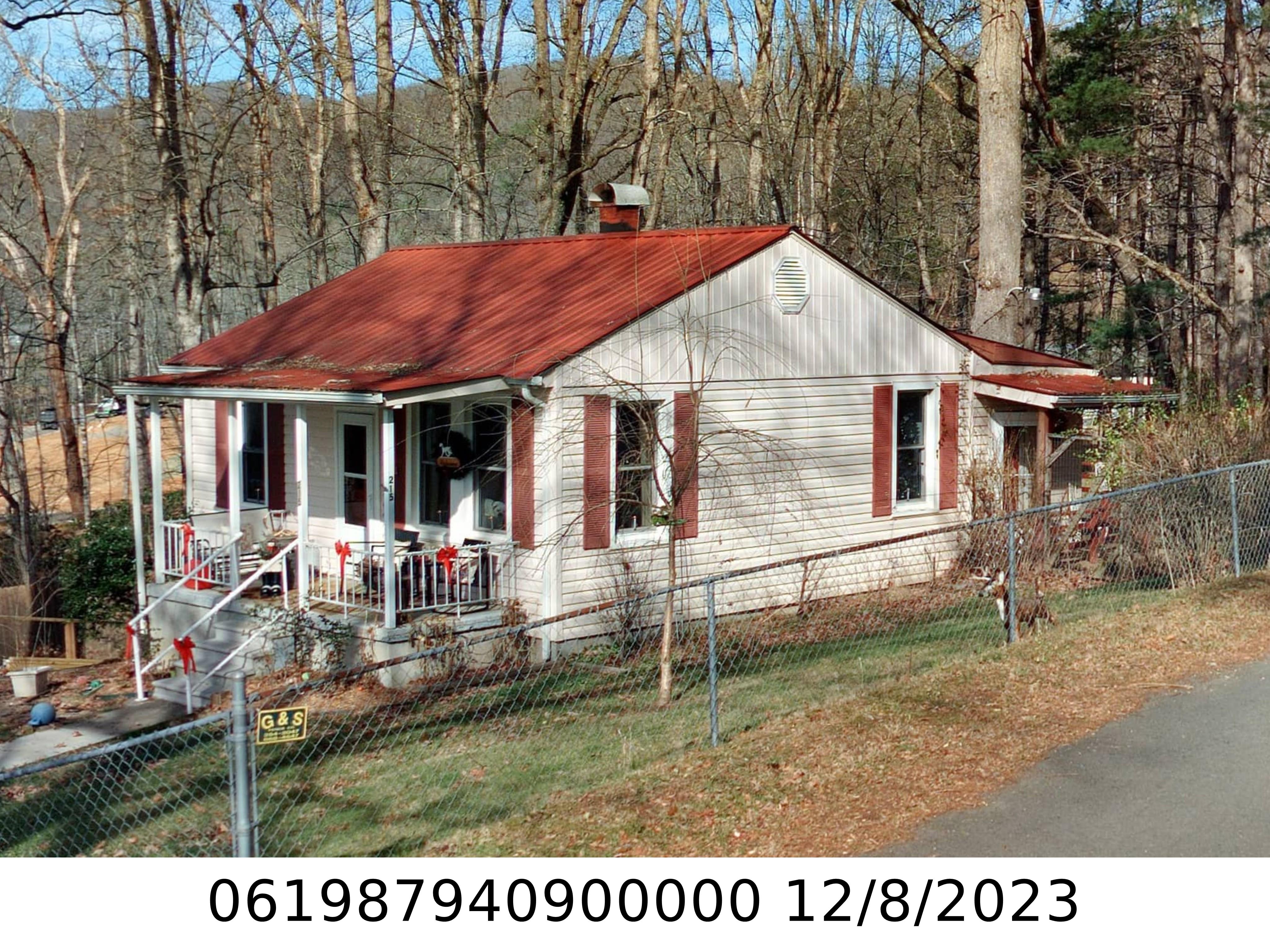 A picture of the property located at 1 EXUM LN, BLACK MOUNTAIN NC 28711.