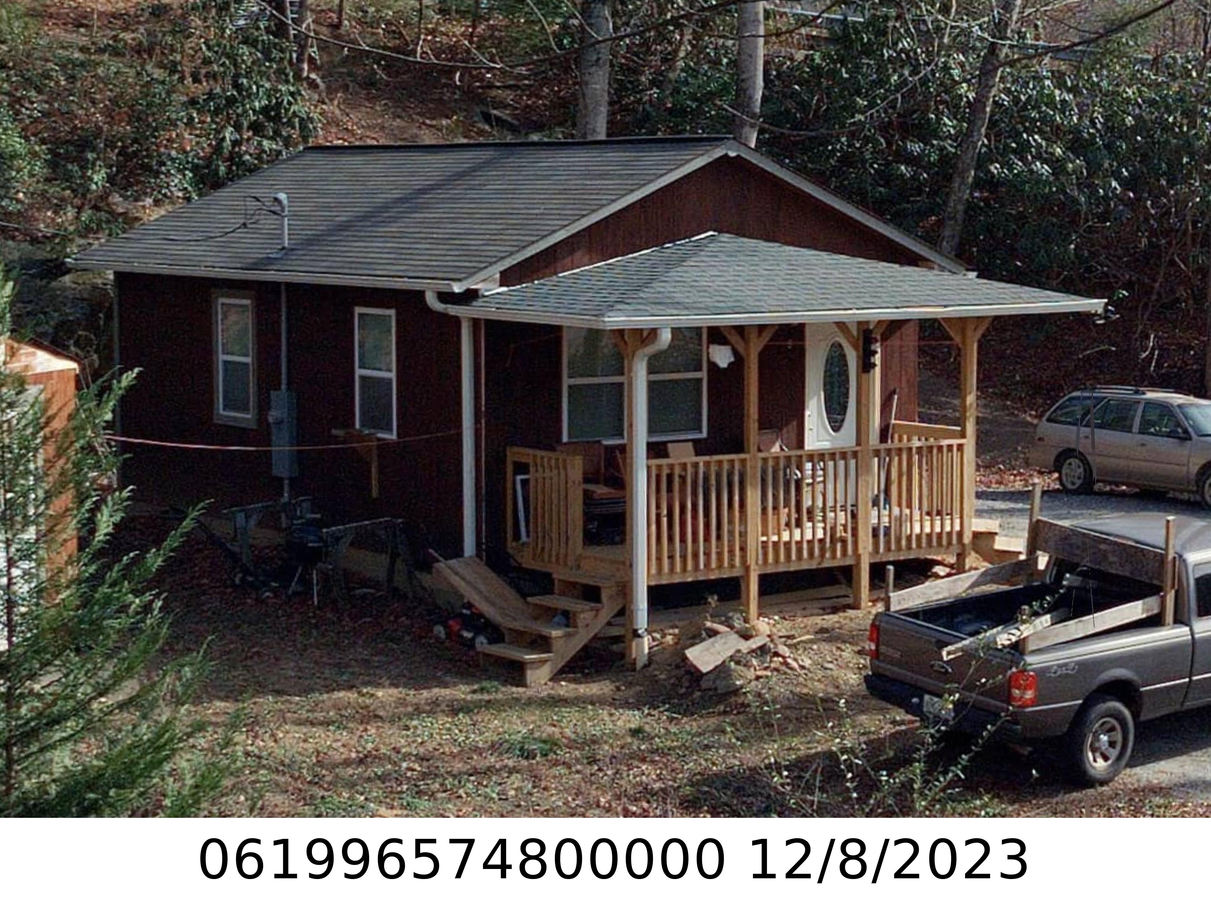 A picture of the property located at 8 NOEL LN, BLACK MOUNTAIN NC 28711.