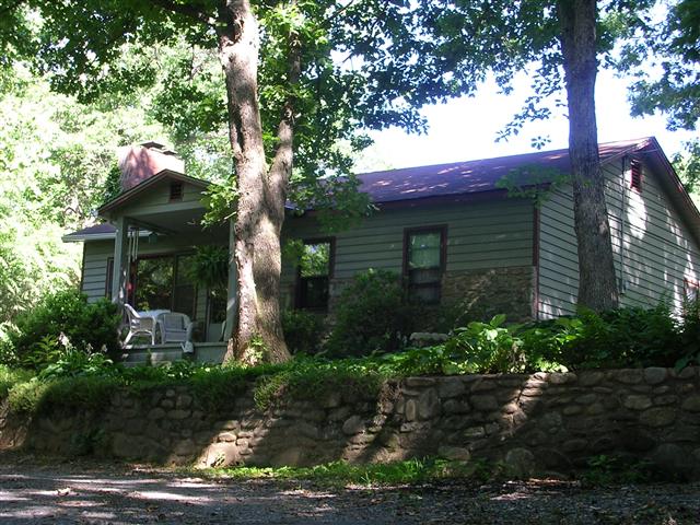 A picture of the property located at 219 OLD TOLL CIR, BLACK MOUNTAIN NC 28711.