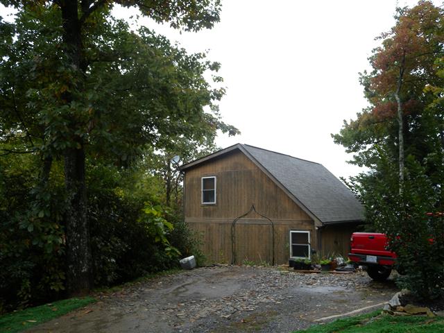 A picture of the property located at 104 GOLD CREEK XING, BLACK MOUNTAIN NC 28711.