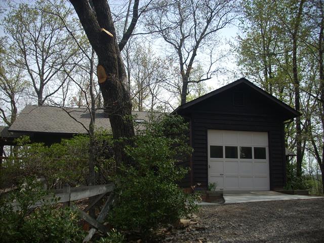 A picture of the property located at 100 GOLD CREEK XING, BLACK MOUNTAIN NC 28711.