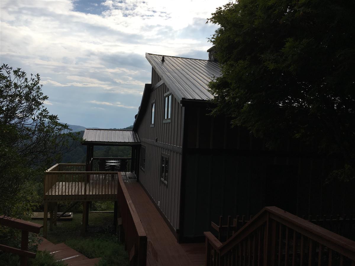 A picture of the property located at 35 GLENCAIRN HTS, BLACK MOUNTAIN NC 28711.