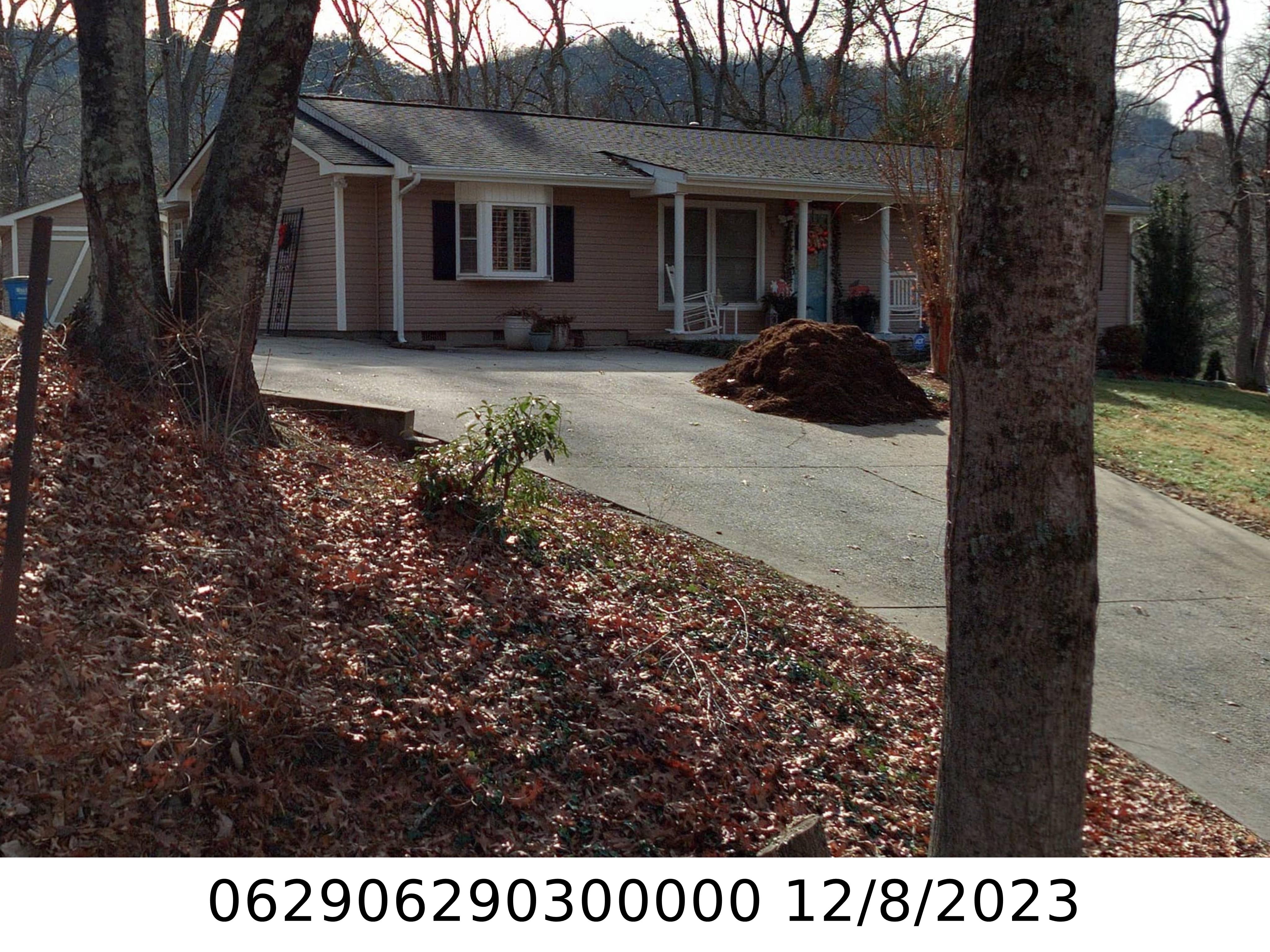 A picture of the property located at 100 AYCOCK ST, BLACK MOUNTAIN NC 28711.
