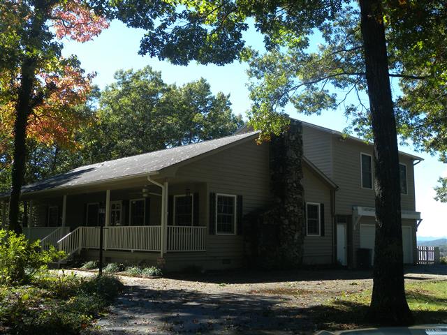 A picture of the property located at 10 SNYPES LN, BLACK MOUNTAIN NC 28711.